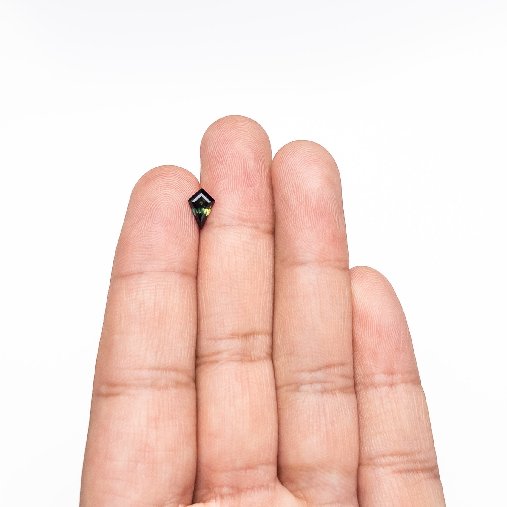 0.91ct 8.39x5.40x3.77mm Kite Step Cut Sapphire 26516 - 05 - MTD
