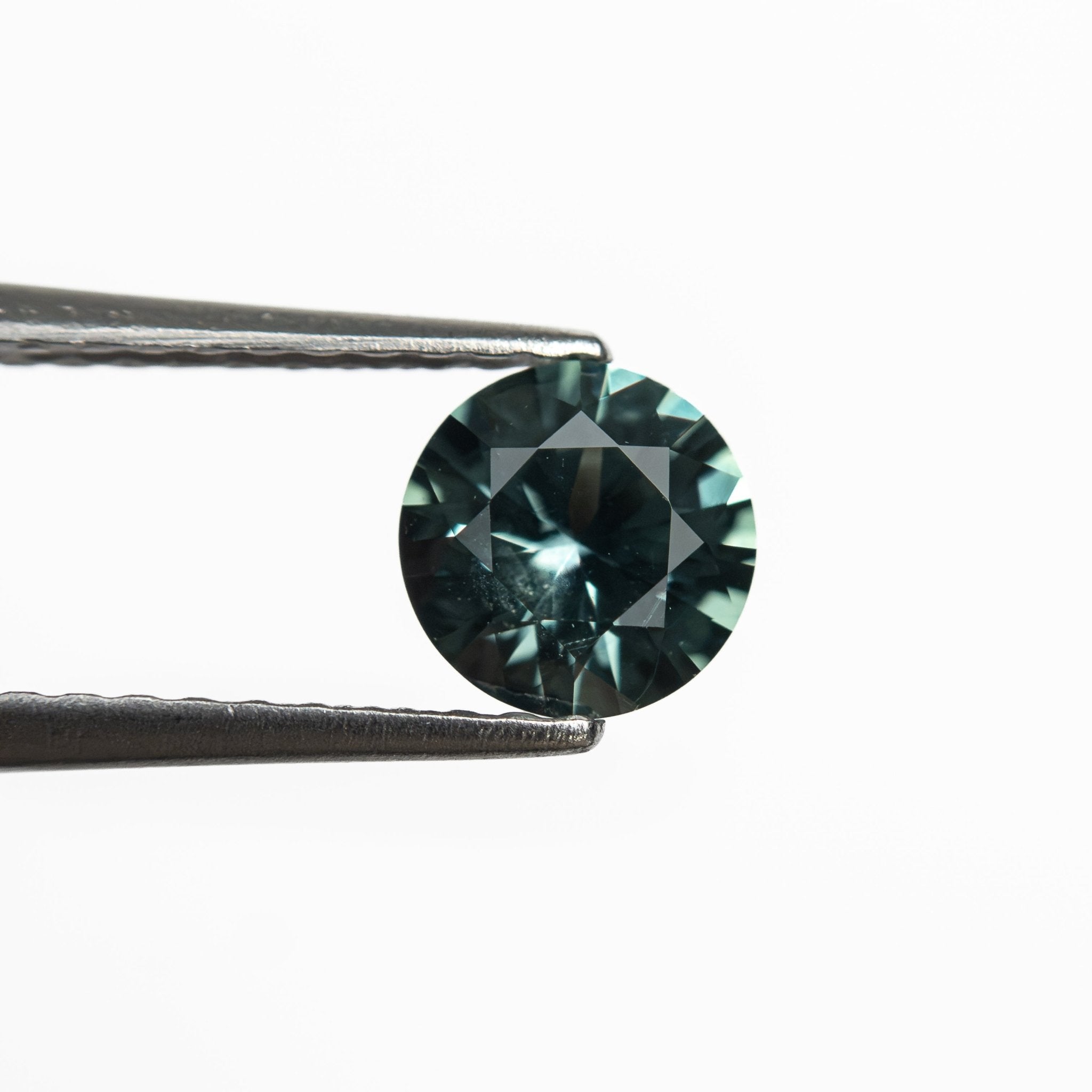 0.70ct 5.40x5.37x3.29mm Round Brilliant Sapphire 26526-09 - MTD