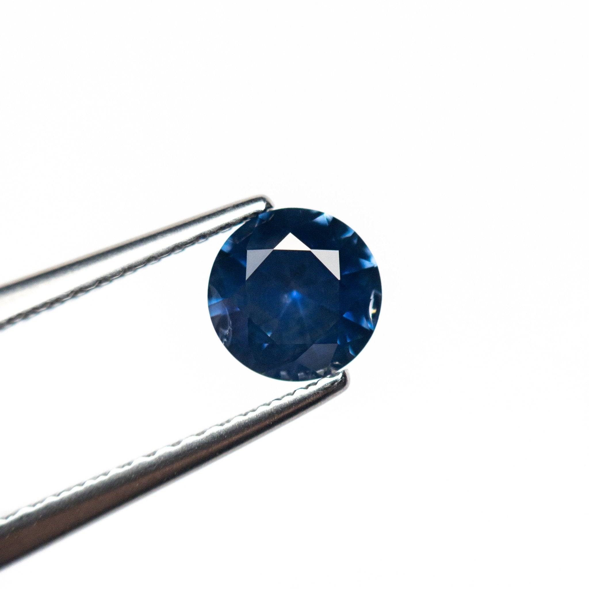 0.82ct 5.62x5.59x3.47mm Round Brilliant Sapphire 26532 - 07 - MTD