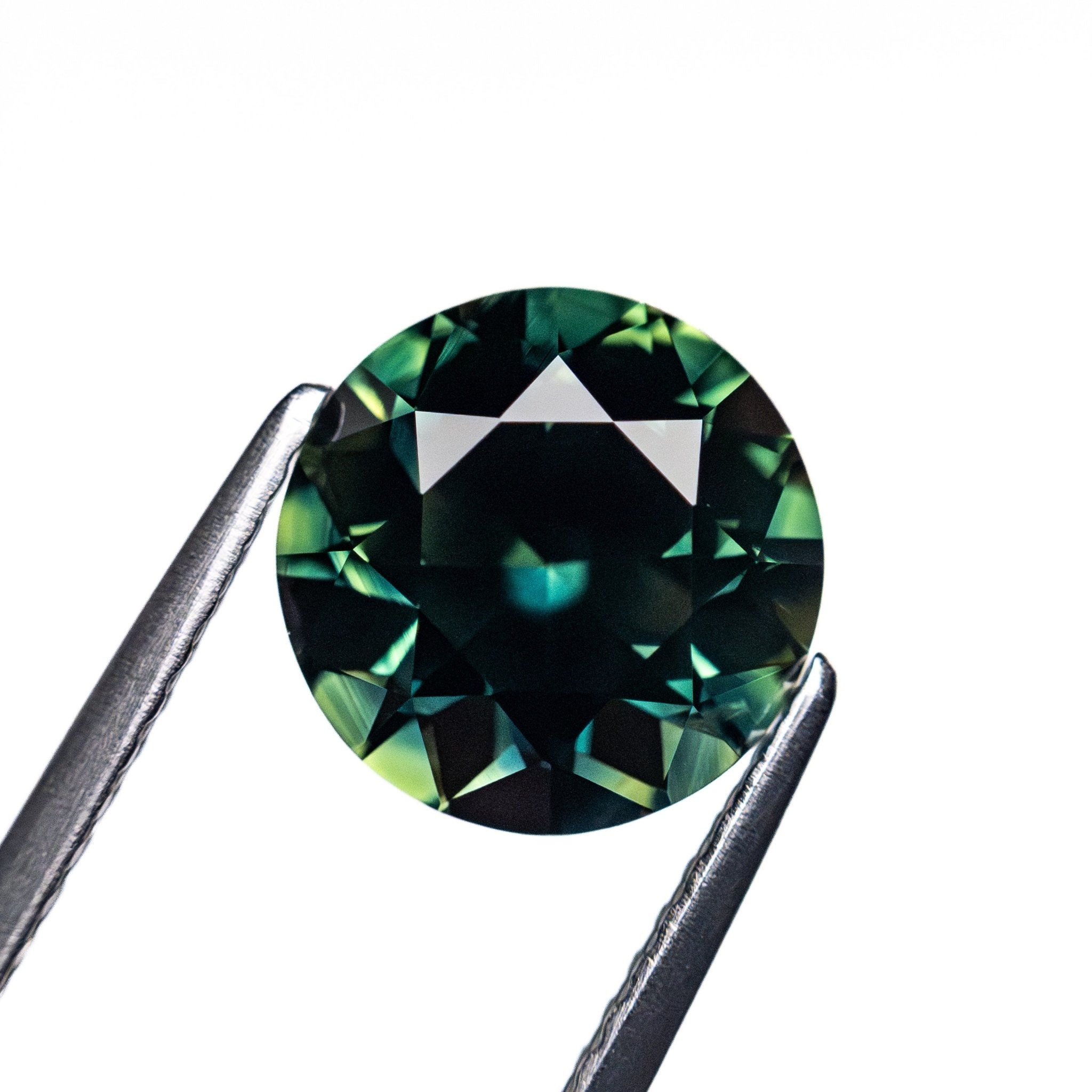 2.81ct 8.52x8.53x5.58mm Round Brilliant Sapphire 26625 - 02 - MTD
