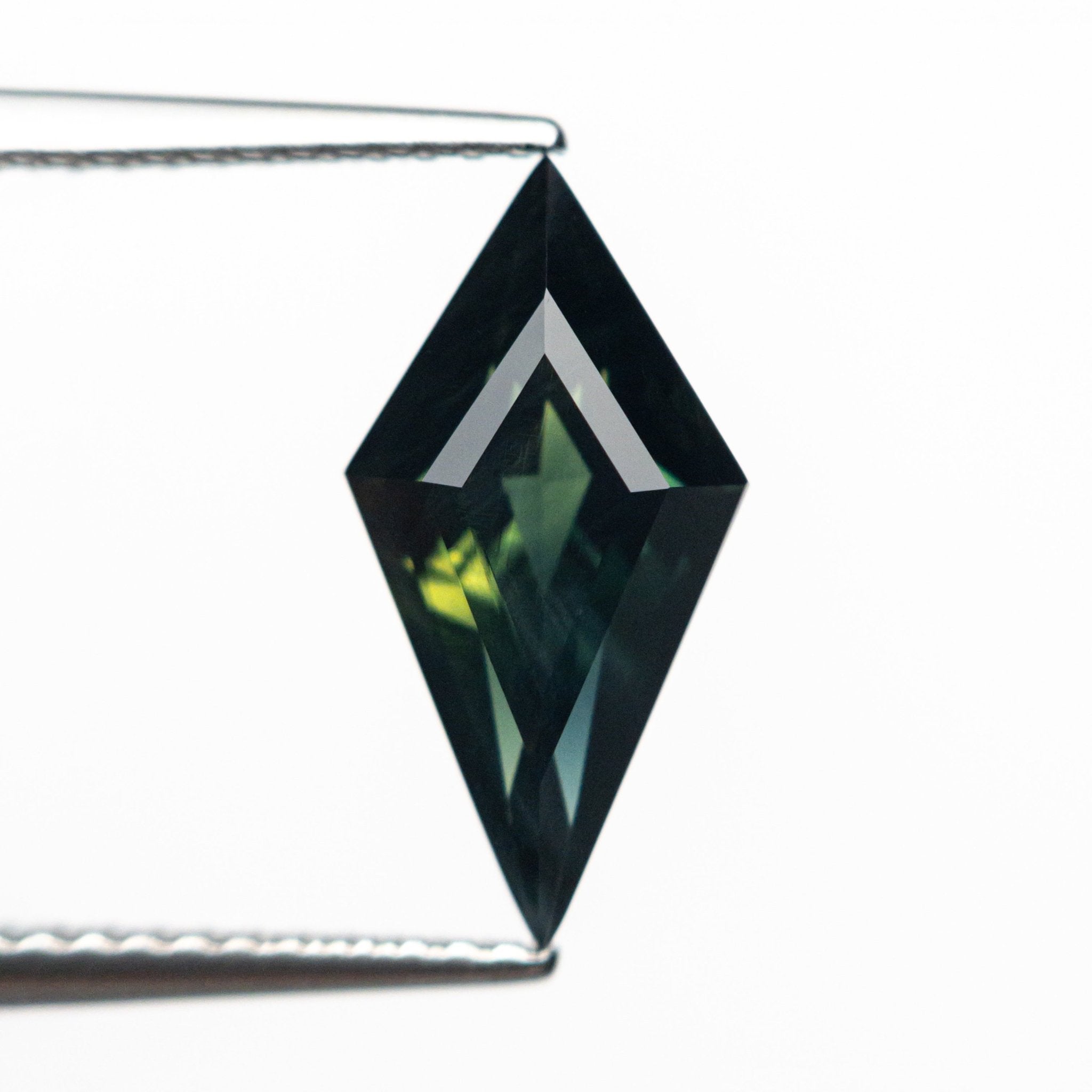 2.33ct 14.05x7.16x4.62mm Kite Step Cut Sapphire 26635 - 02 - MTD