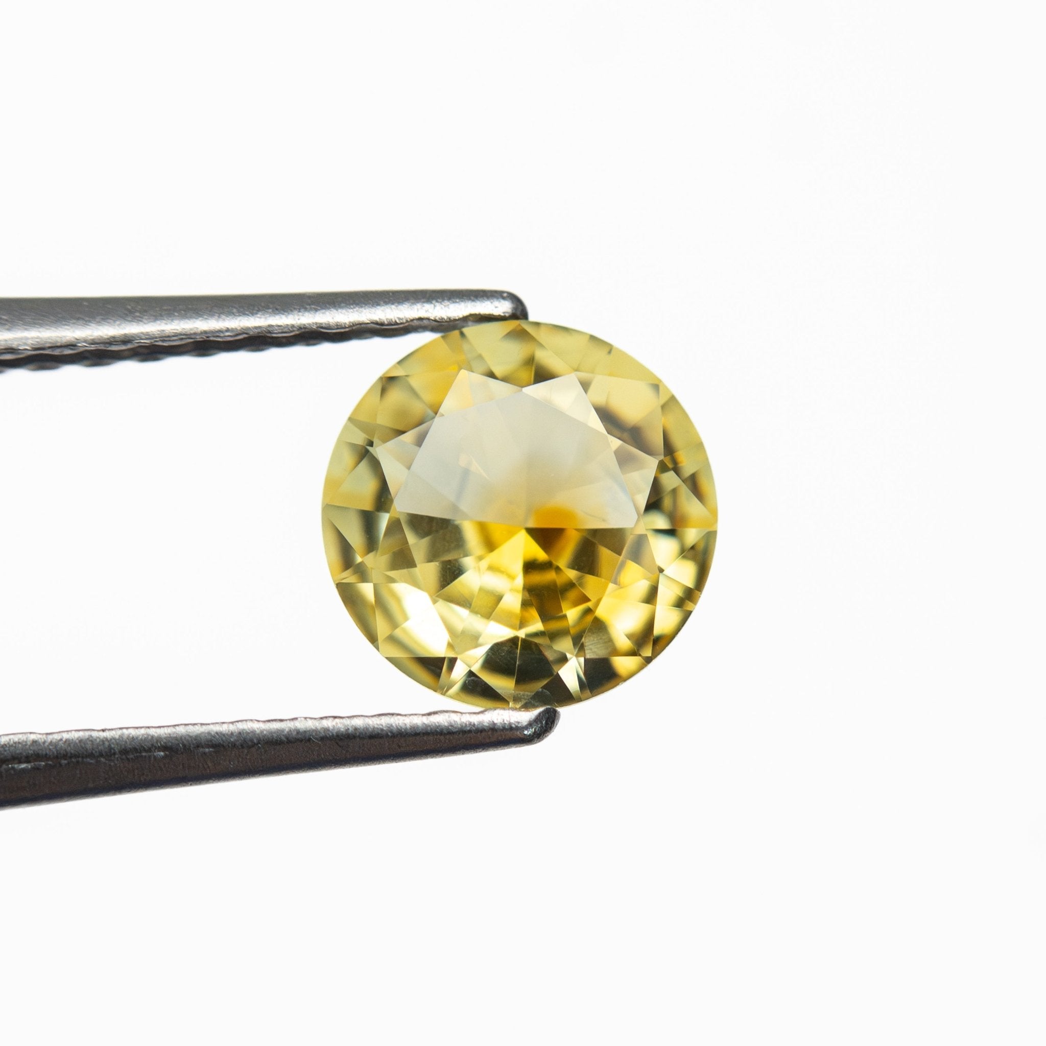 0.85ct 6.18x6.18x2.96mm Round Brilliant Sapphire 26696-01 - MTD