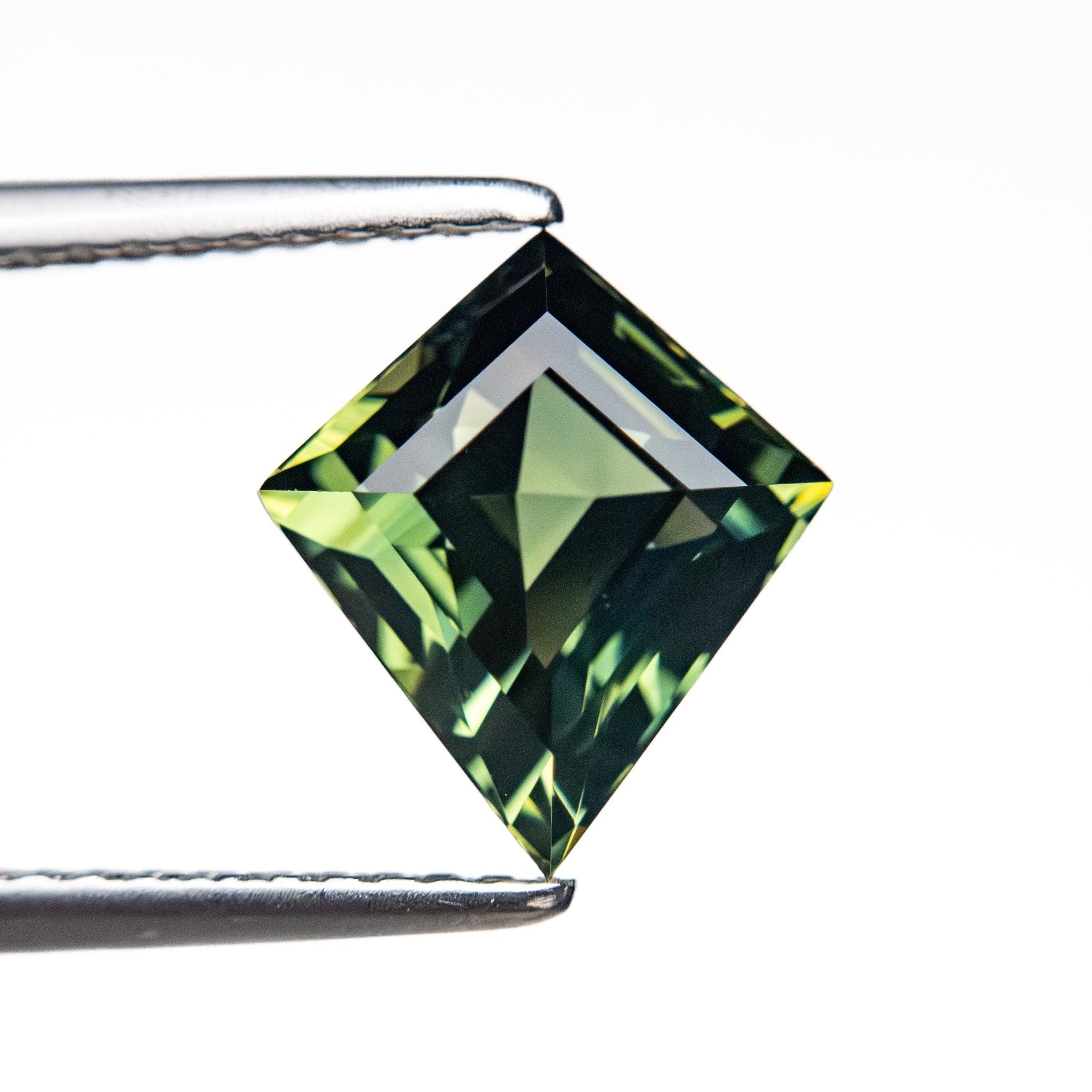 2.48ct 9.97x8.87x5.20mm Kite Step Cut Sapphire 26731 - 02 - MTD