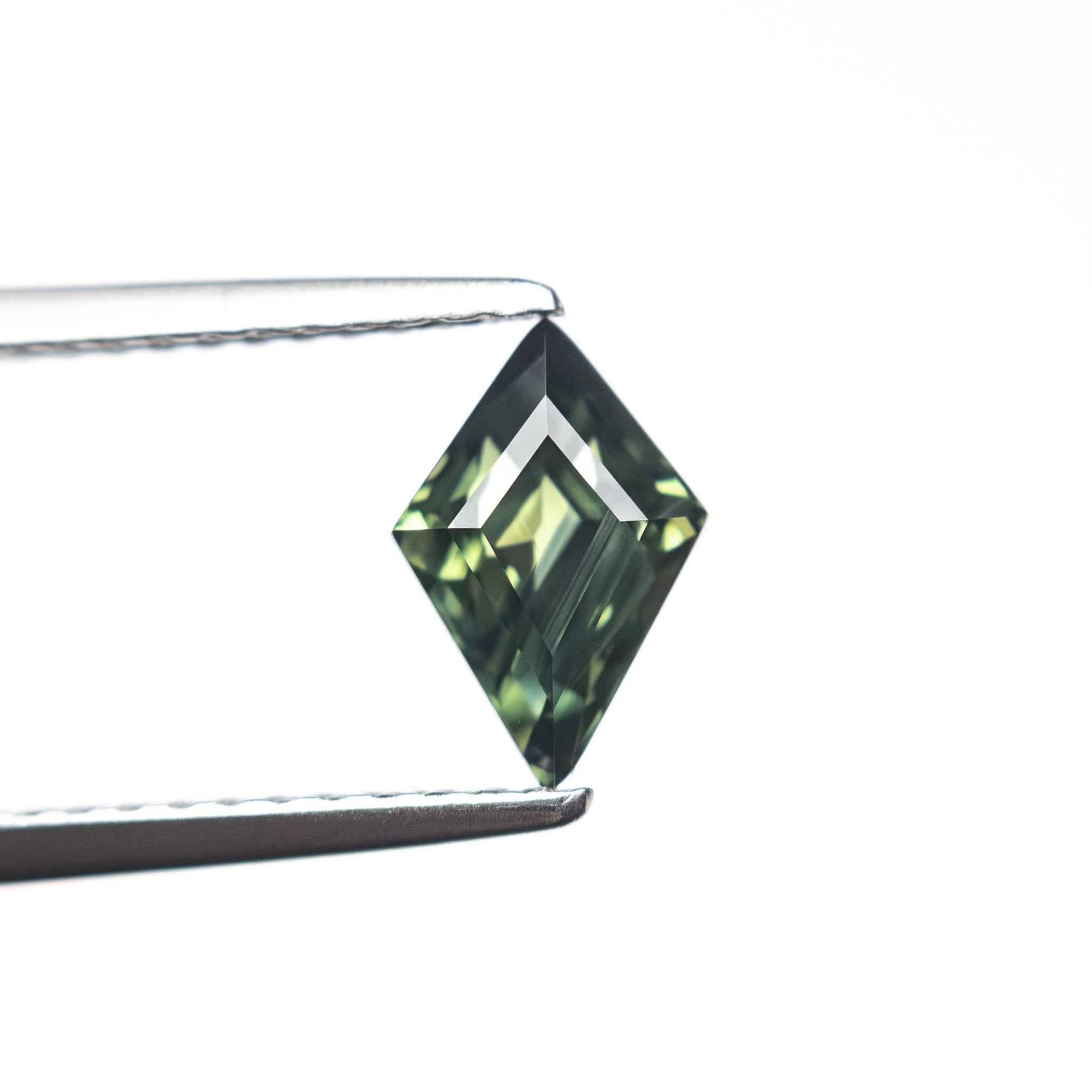 1.06ct 8.15x5.50x4.23mm Kite Step Cut Sapphire 27138 - 01 - MTD