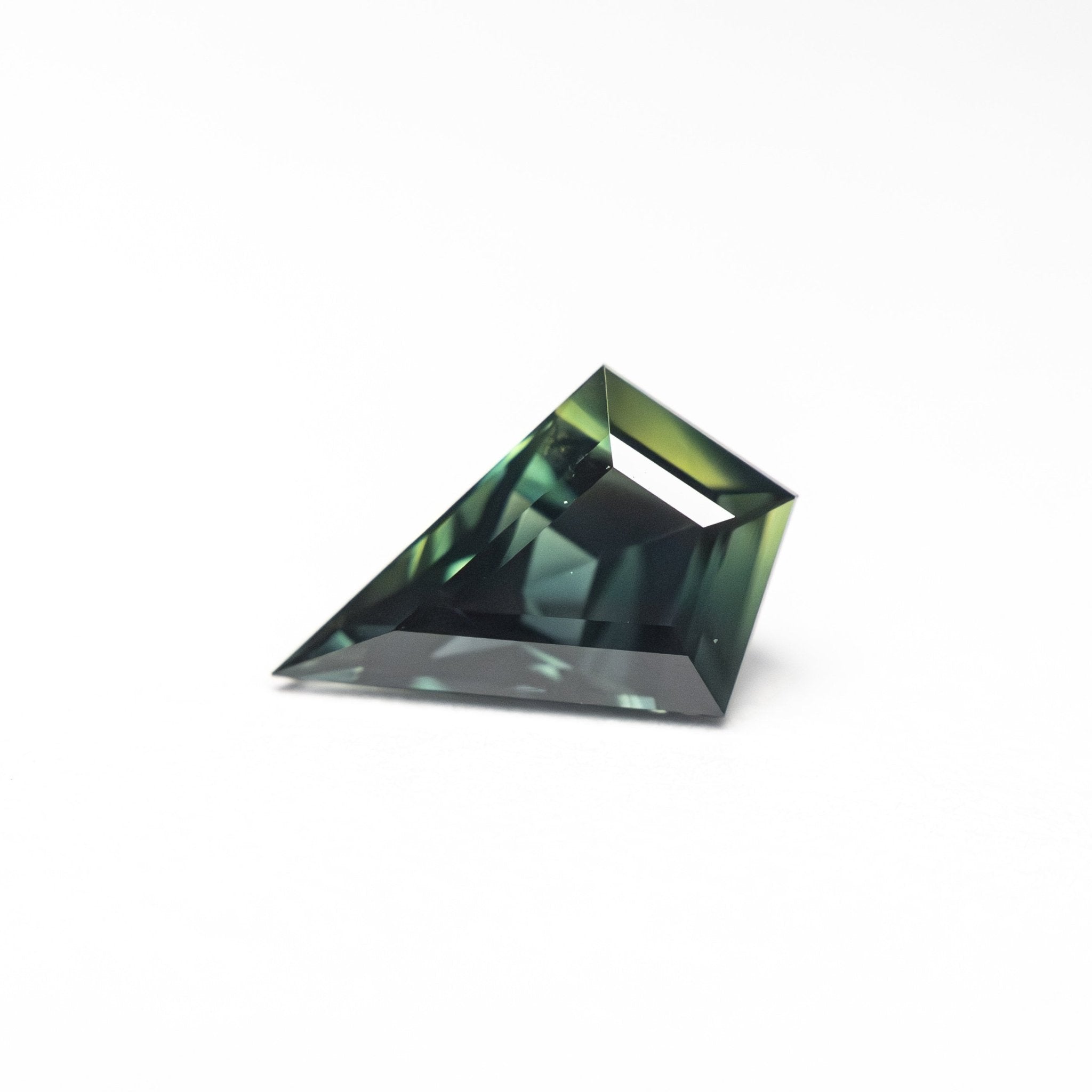 1.03ct 9.08x6.08x3.79mm Kite Step Cut Sapphire 27138-04 - MTD