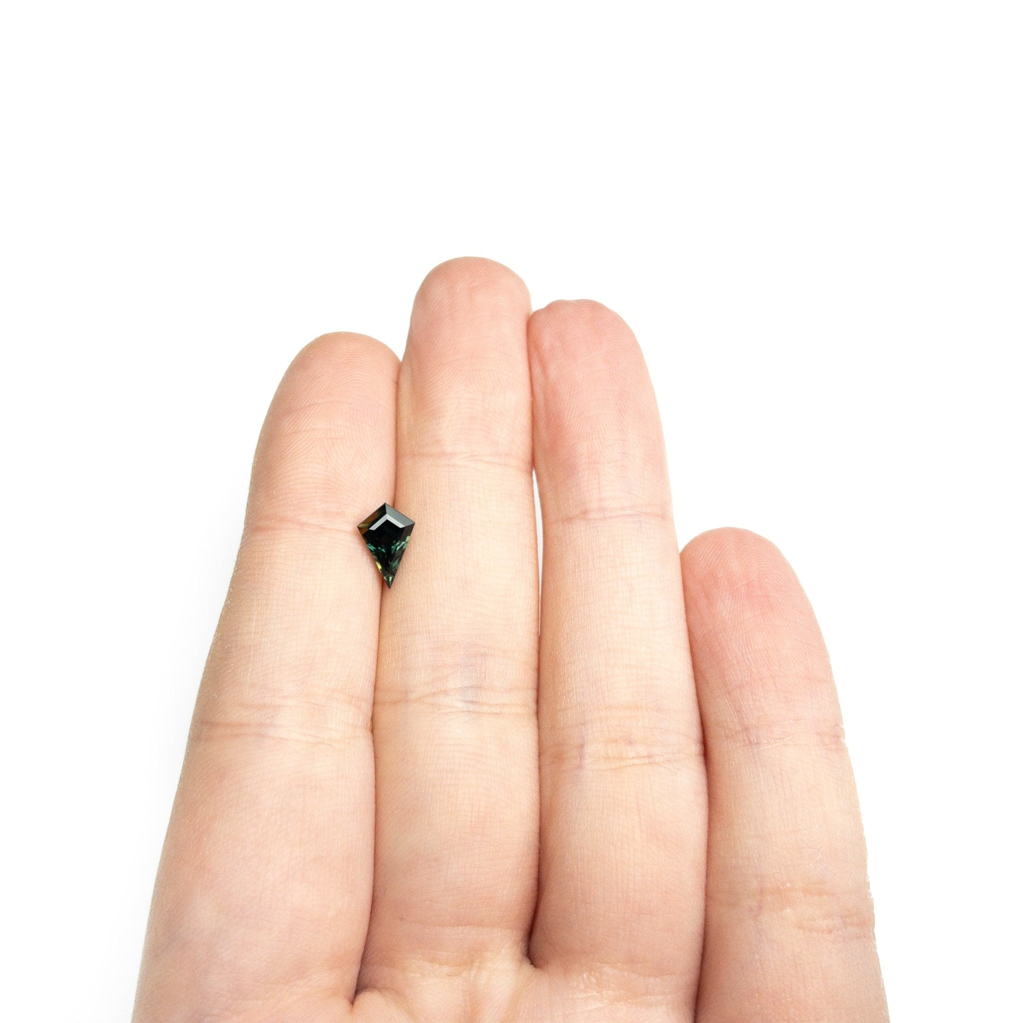 1.03ct 9.08x6.08x3.79mm Kite Step Cut Sapphire 27138-04 - MTD