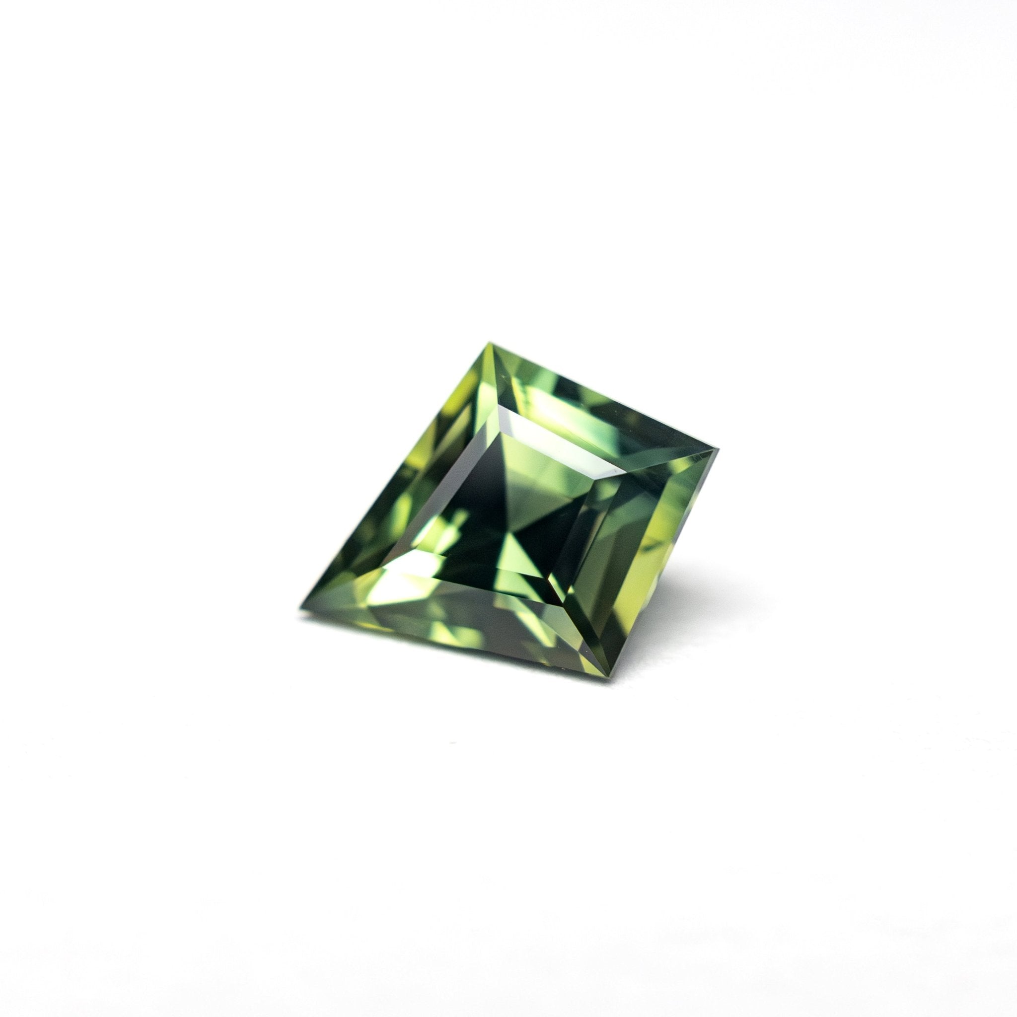 0.99ct 8.27x6.51x3.90mm Kite Step Cut Sapphire 27138-05 - MTD