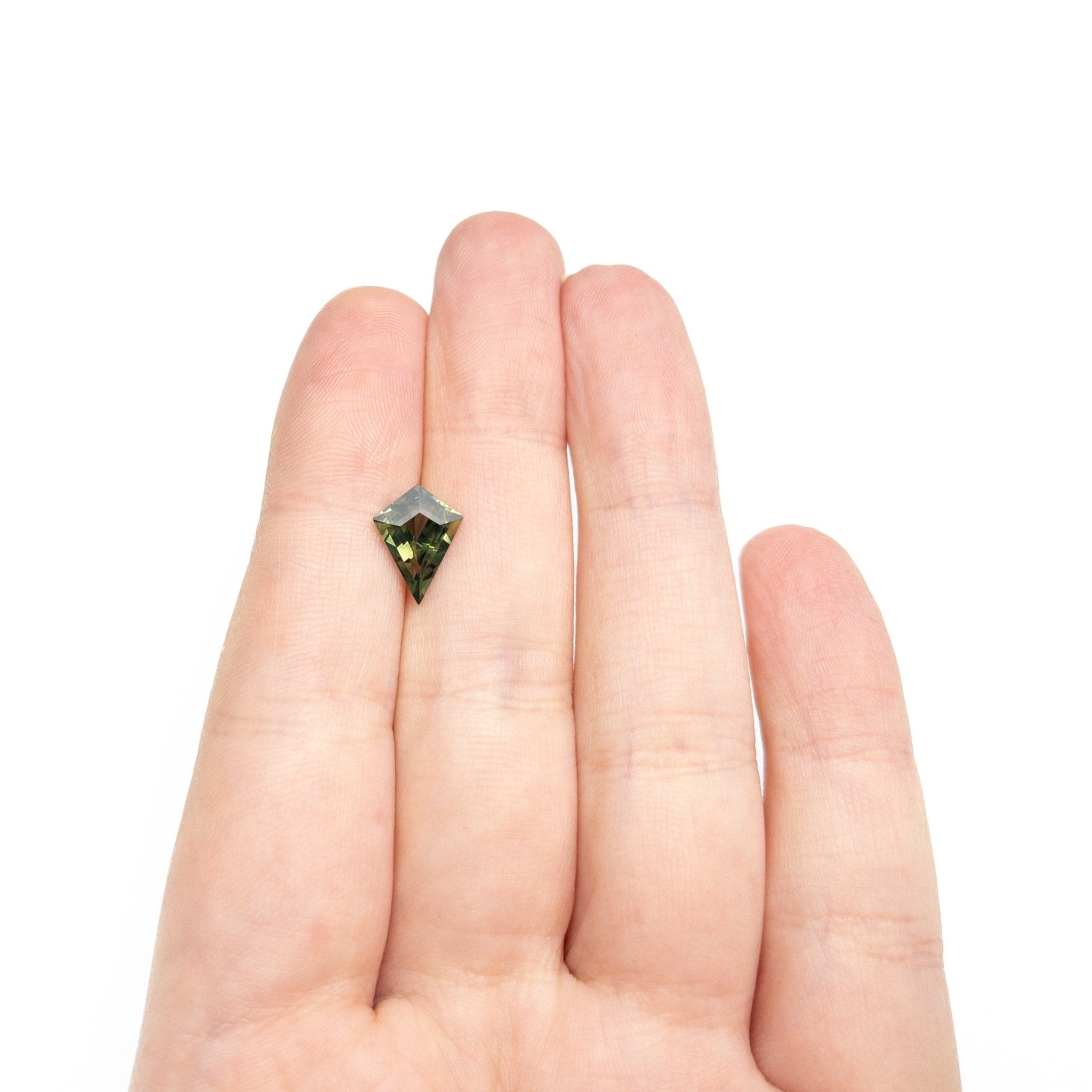 1.80ct 10.56x7.33x4.67mm Kite Step Cut Sapphire 27139 - 01 - MTD