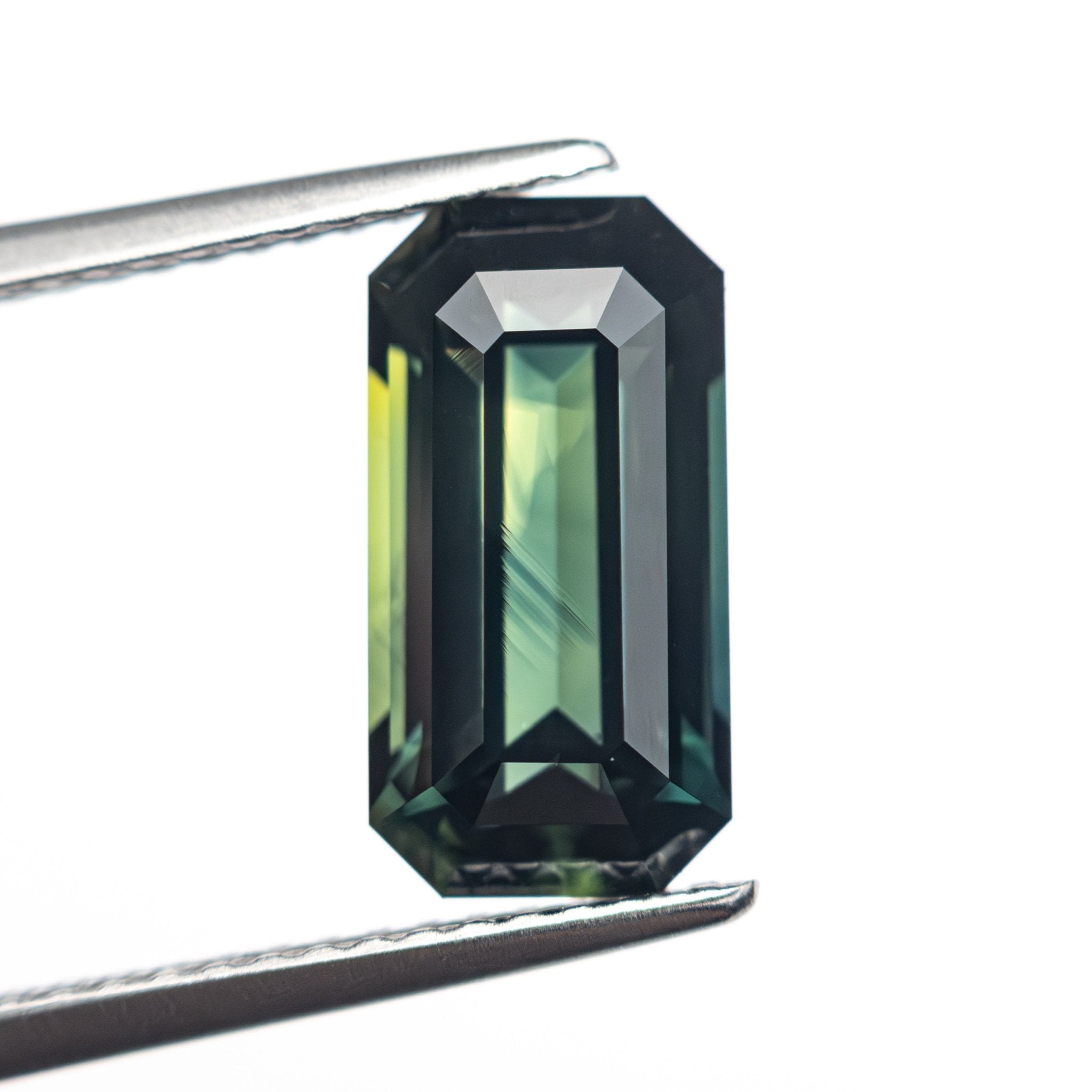 3.73ct 11.89x6.14x4.89mm Cut Corner Rectangle Step Cut Sapphire 27306 - 01 - MTD