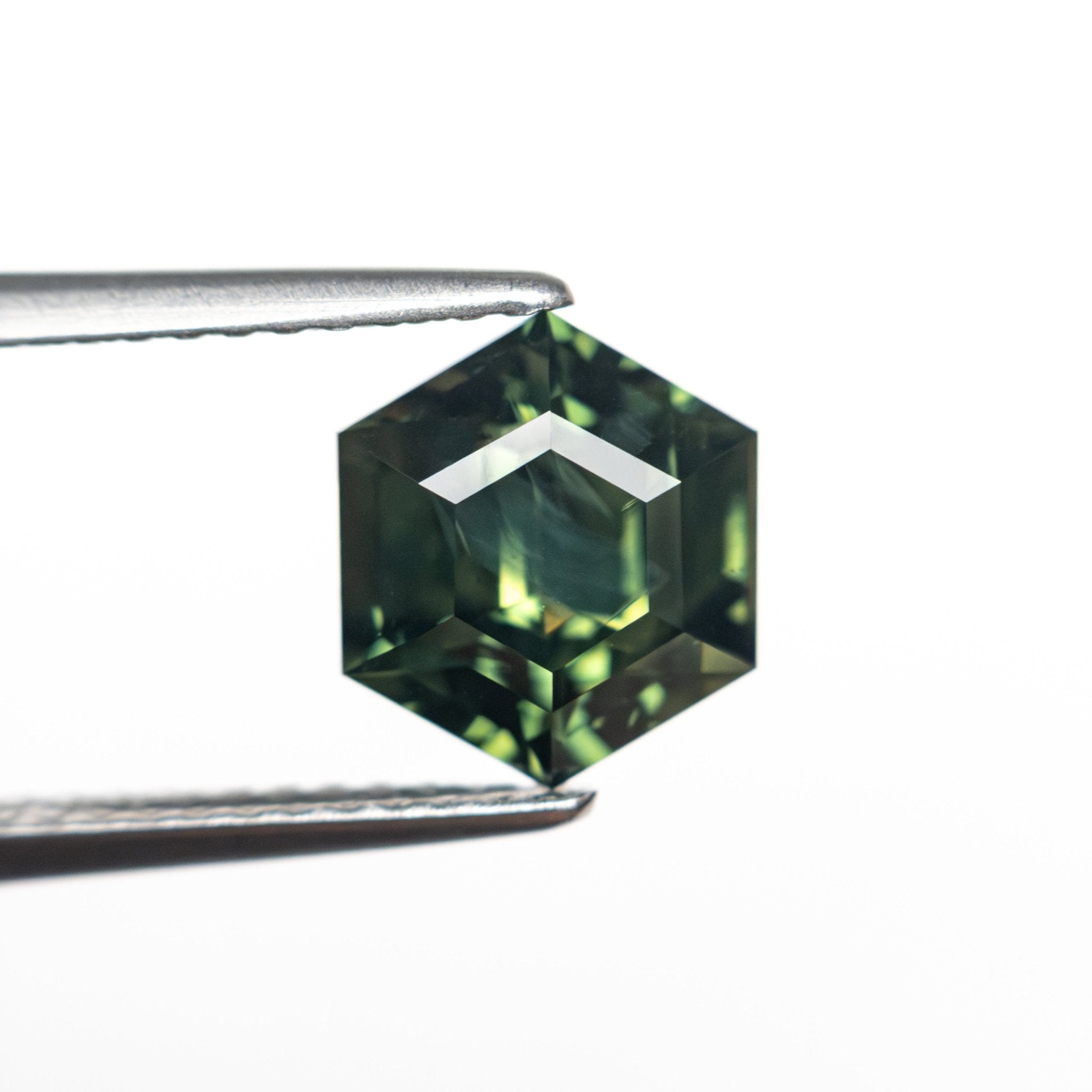 2.21ct 8.35x7.26x4.85mm Hexagon Step Cut Sapphire 27321 - 01 - MTD