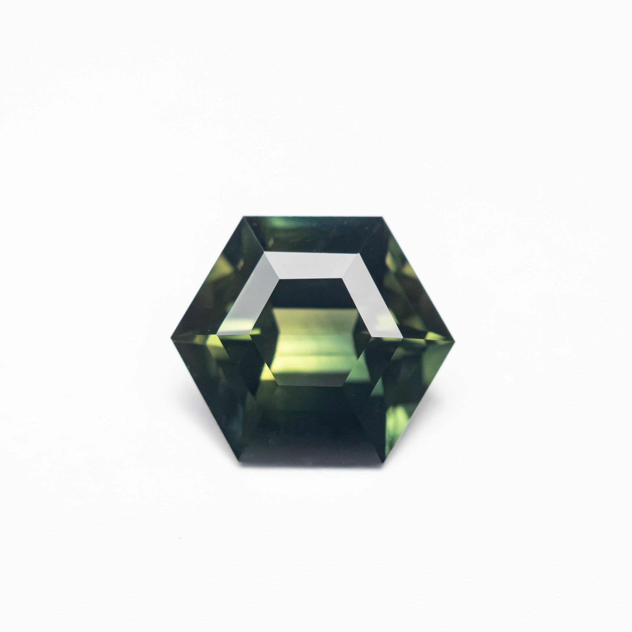 2.06ct 8.69x7.62x4.17mm Hexagon Step Cut Sapphire 27321 - 02 - MTD