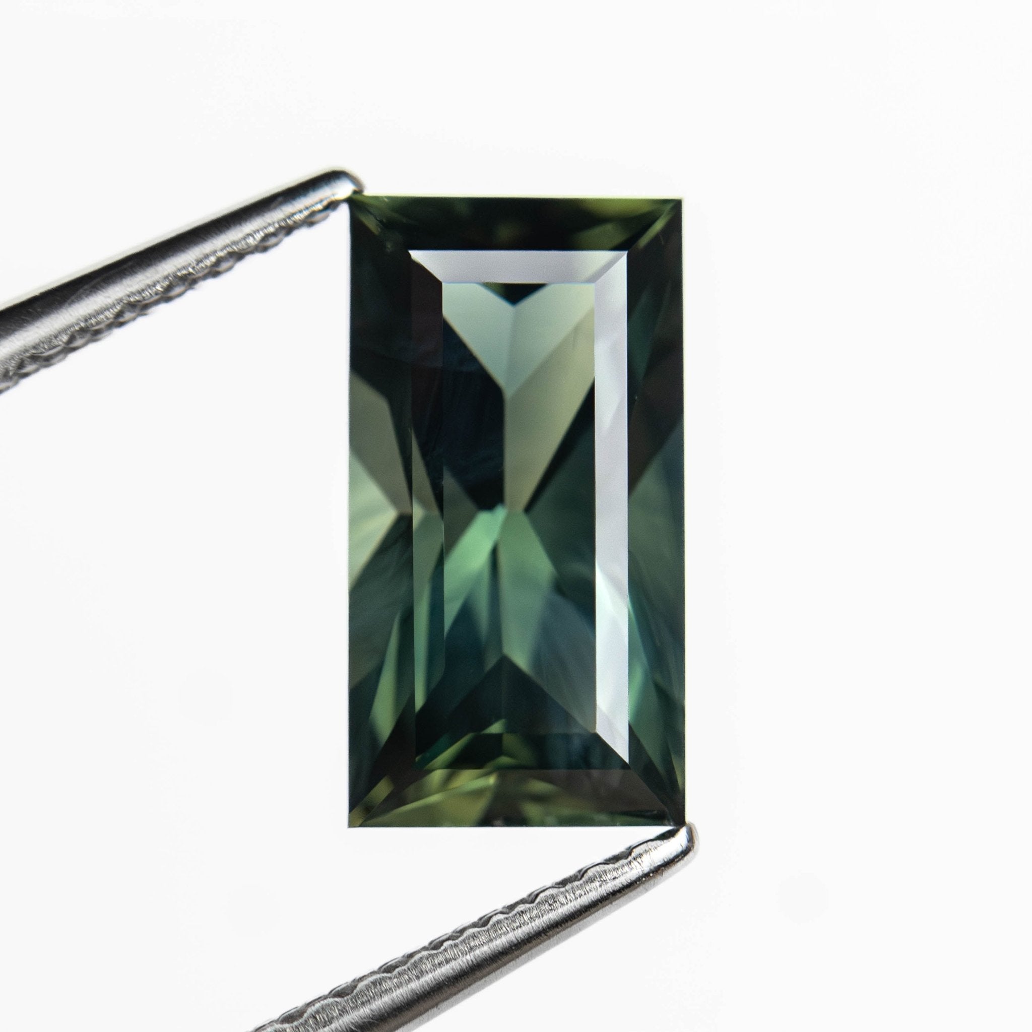 2.18ct 9.85x5.29x4.36mm Rectangle Step Cut Sapphire 27324 - 01 - MTD