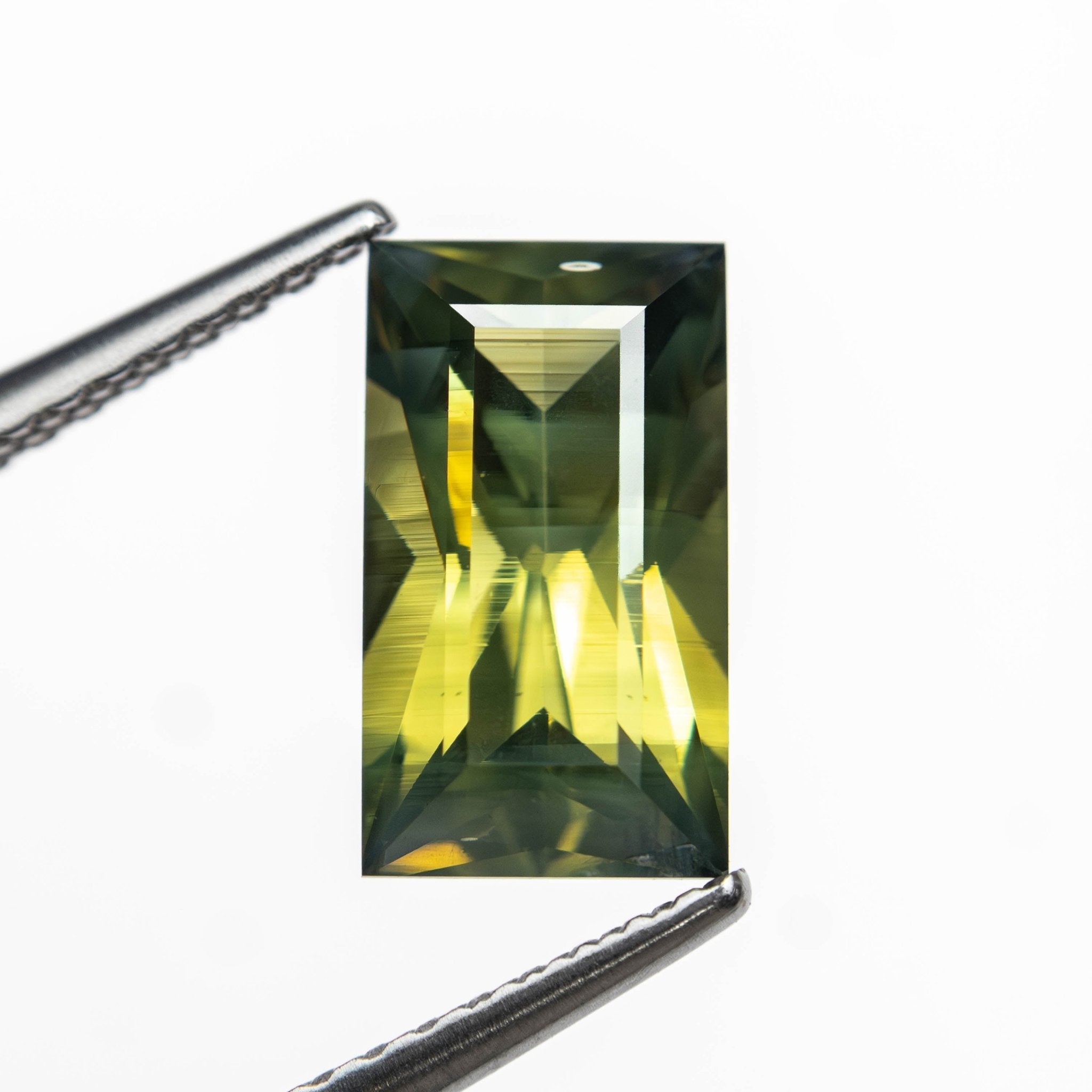 2.18ct 9.56x5.44x4.30mm Rectangle Step Cut Sapphire 27324-03 - MTD