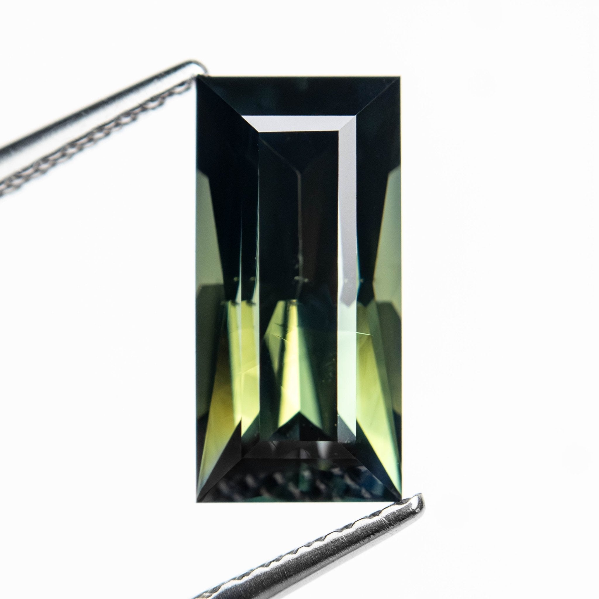 3.22ct 11.51x5.57x5.02mm Rectangle Step Cut Sapphire 27325-01 - MTD