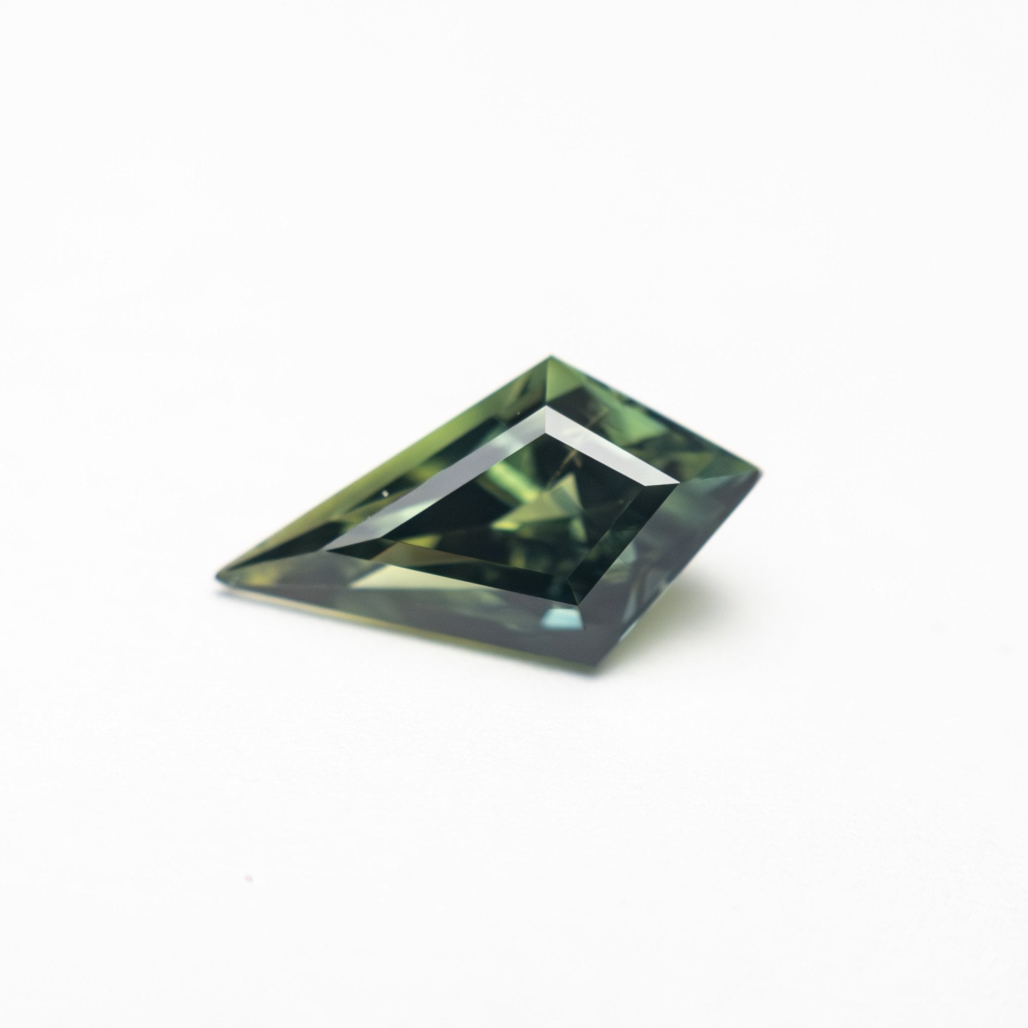 1.14ct 9.93x5.33x4.04mm Kite Step Cut Sapphire 27326 - 01 - MTD