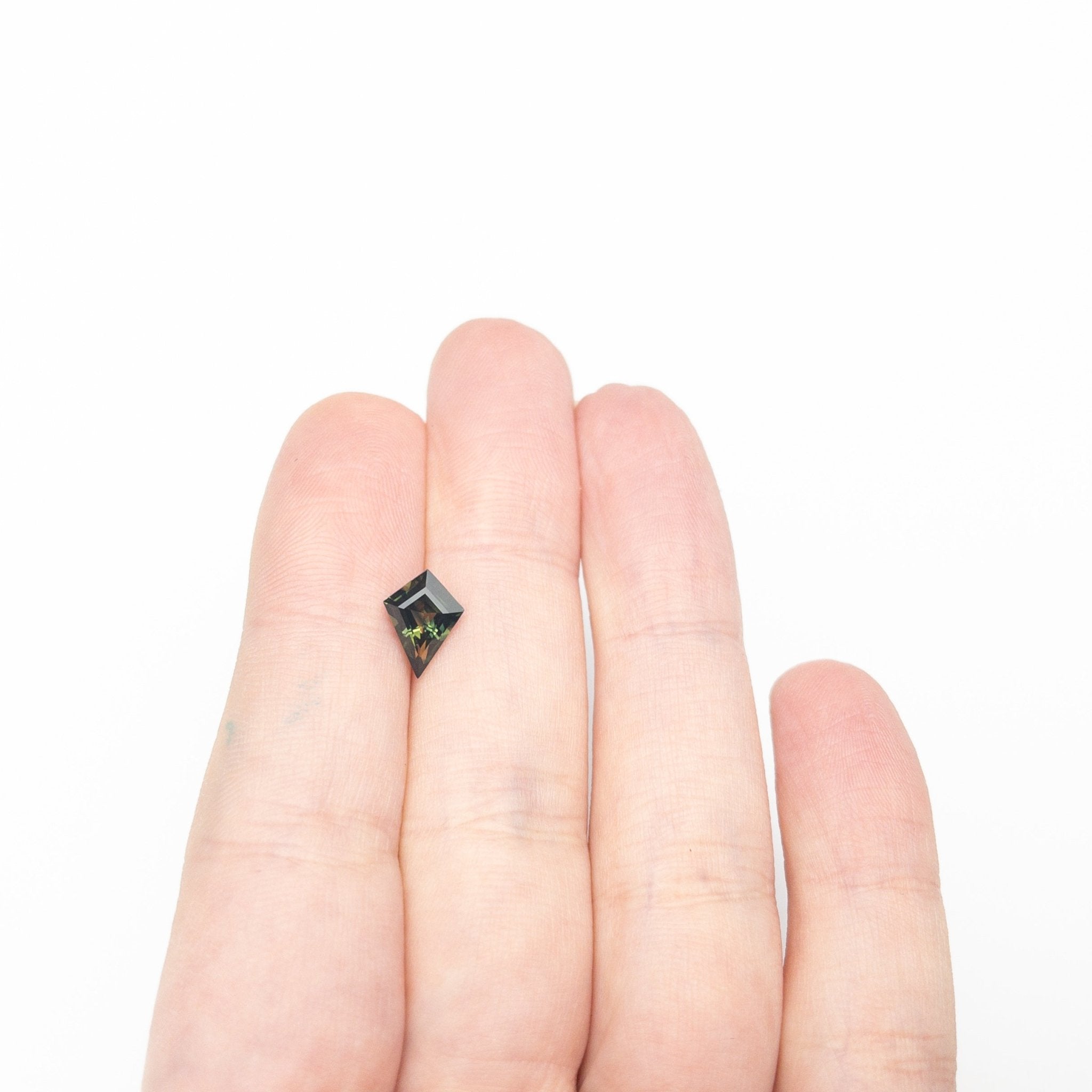 1.24ct 9.52x6.20x3.61mm Kite Step Cut Sapphire 27326 - 02 - MTD