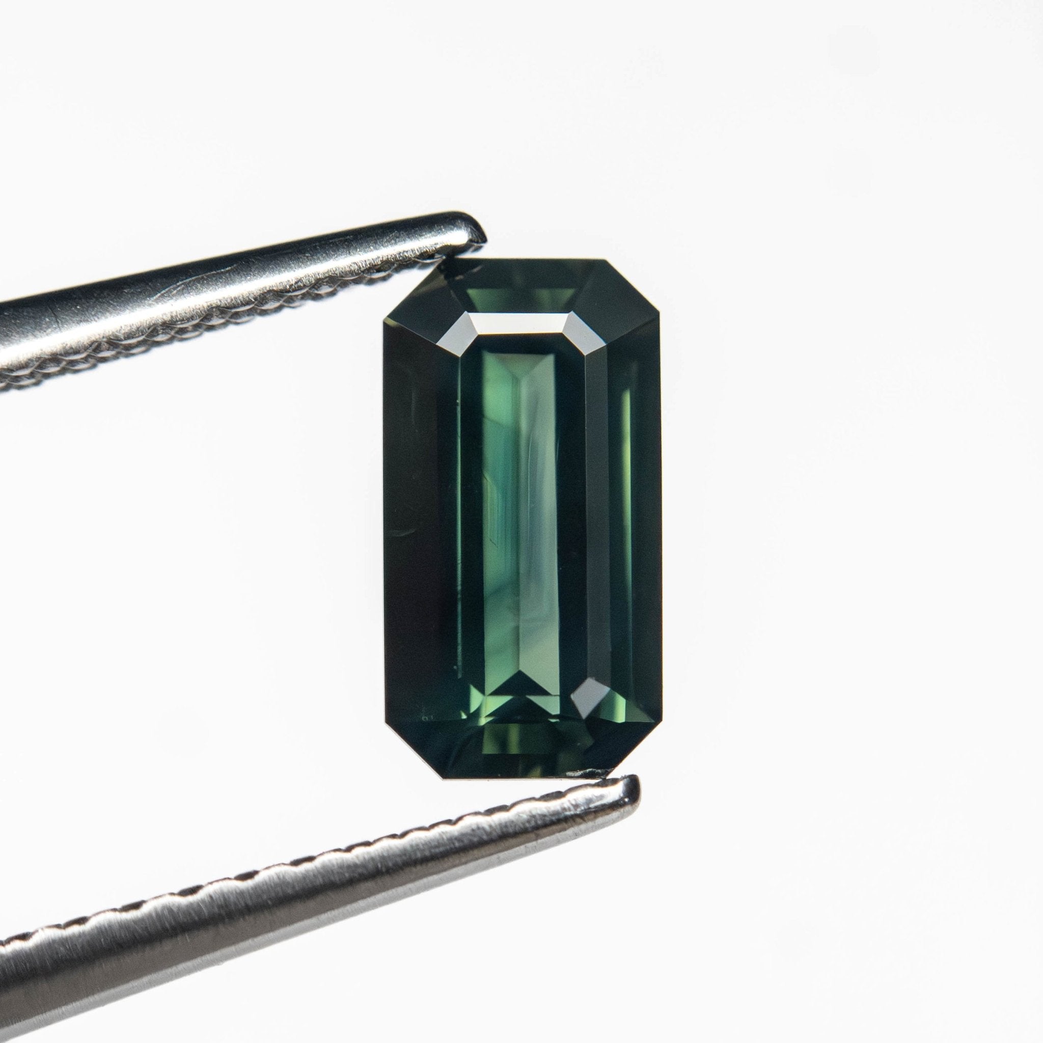 0.99ct 7.89x4.20x2.78mm Cut Corner Rectangle Steph Cut Sapphire 27329-05 - MTD