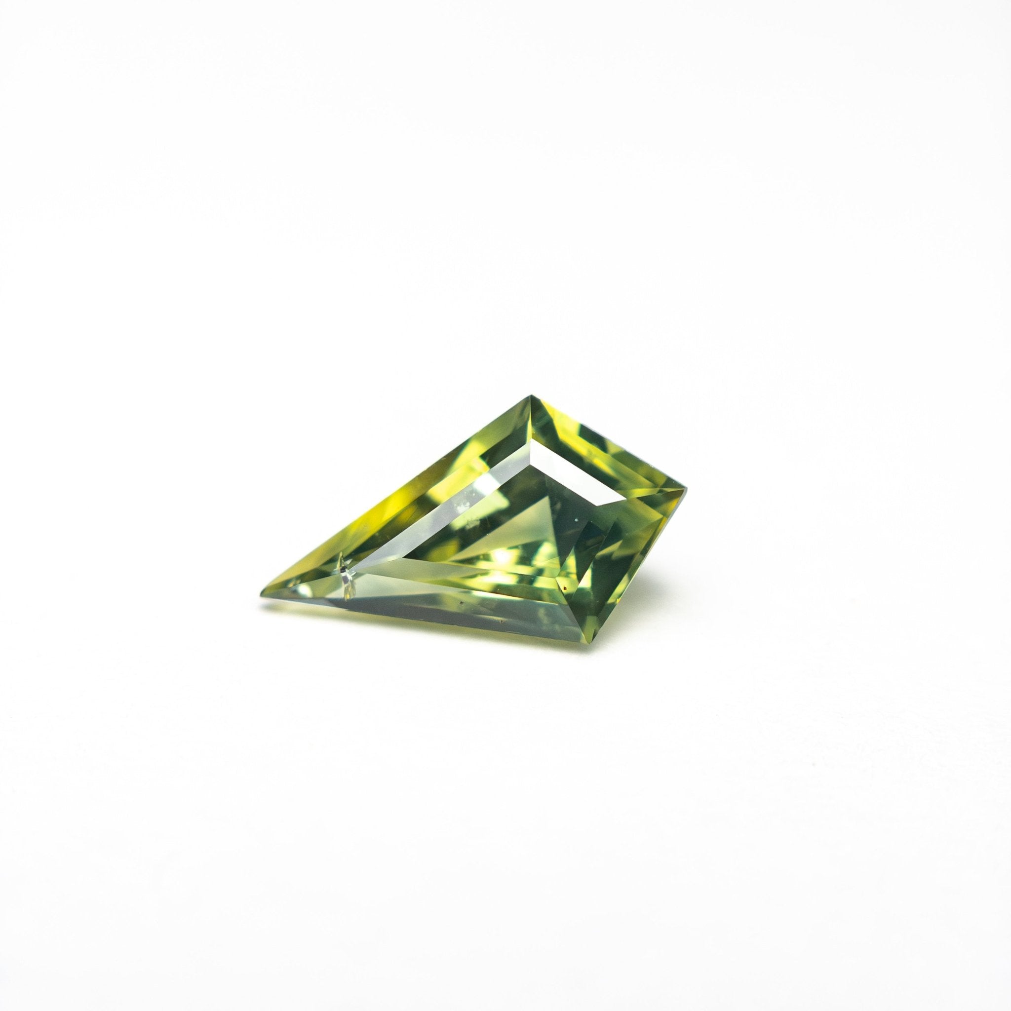 0.60ct 8.29x4.45x3.00mm Kite Step Cut Sapphire 27336 - 17 - MTD