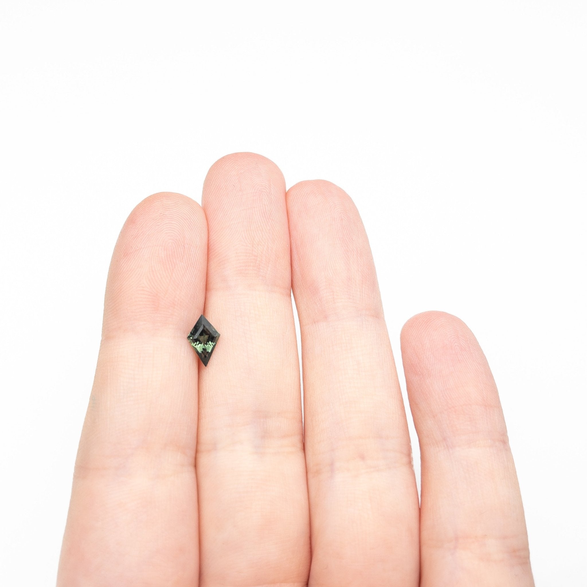 0.70ct 8.41x5.25x3.13mm Kite Step Cut Sapphire 27336 - 18 - MTD