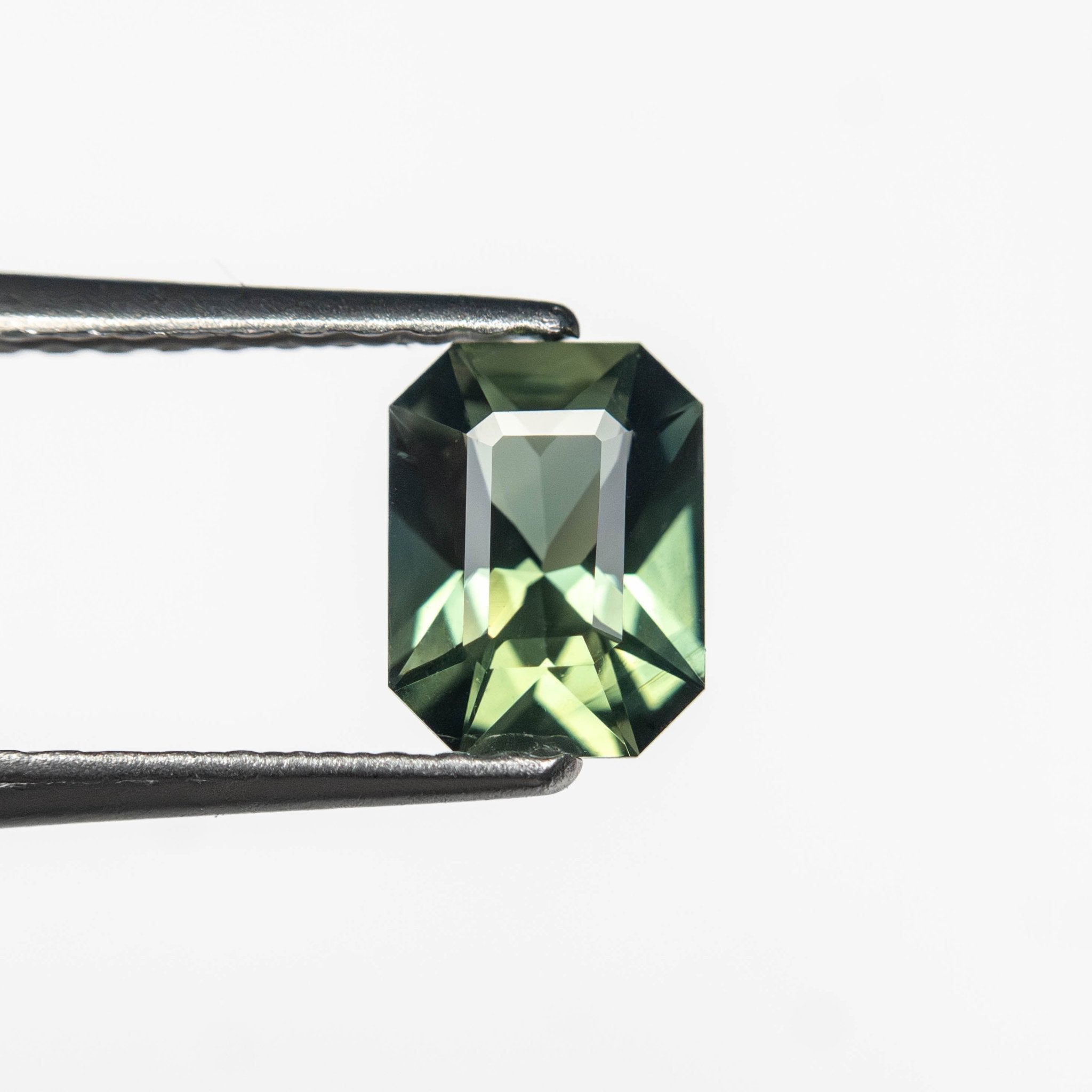 0.64ct 6.07x4.59x2.89mm Cut Corner Rectangle Step Cut Sapphire 27336 - 29 - MTD