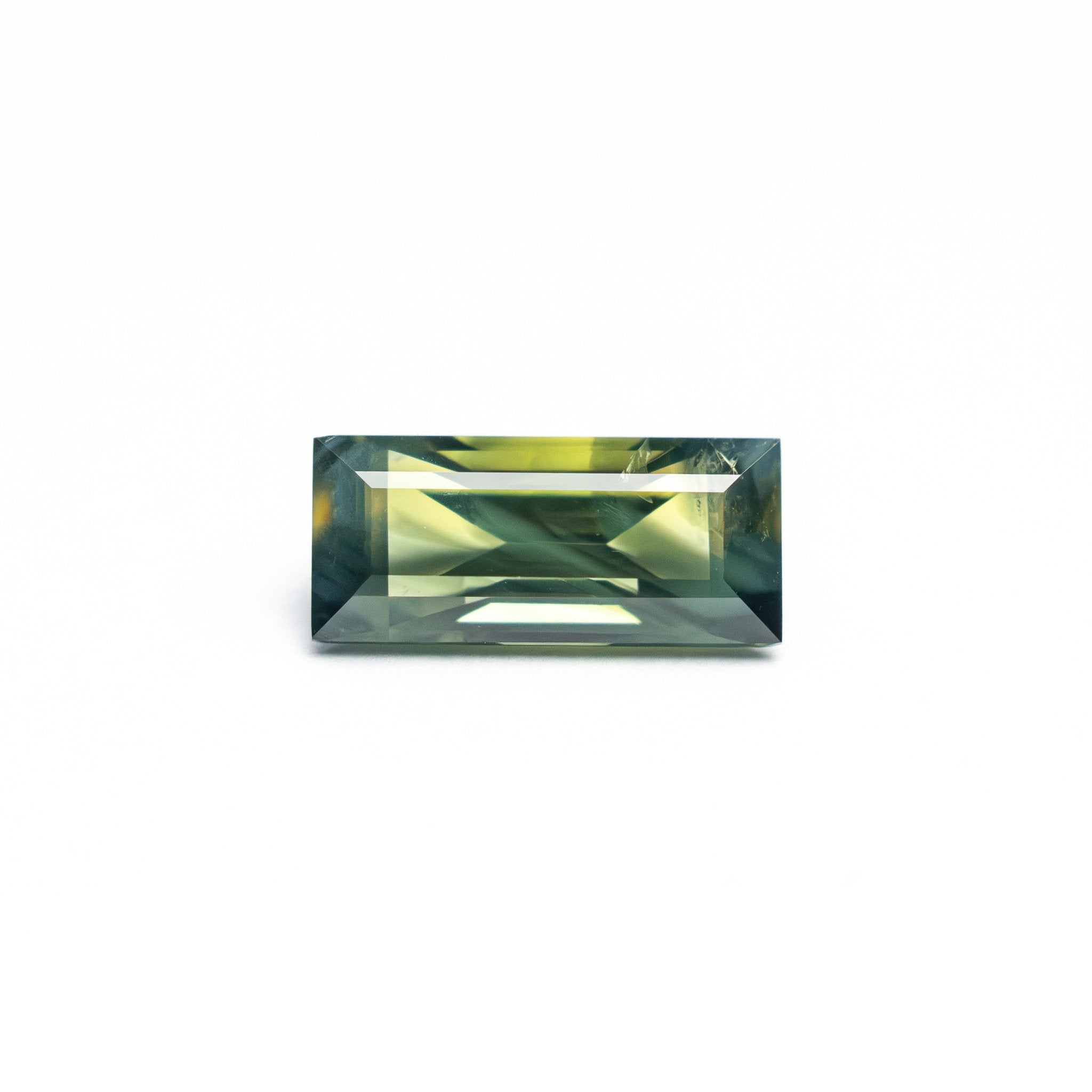 0.82ct 7.9x3.54x2.82mm Rectangle Step Cut Sapphire 27336-42 - MTD