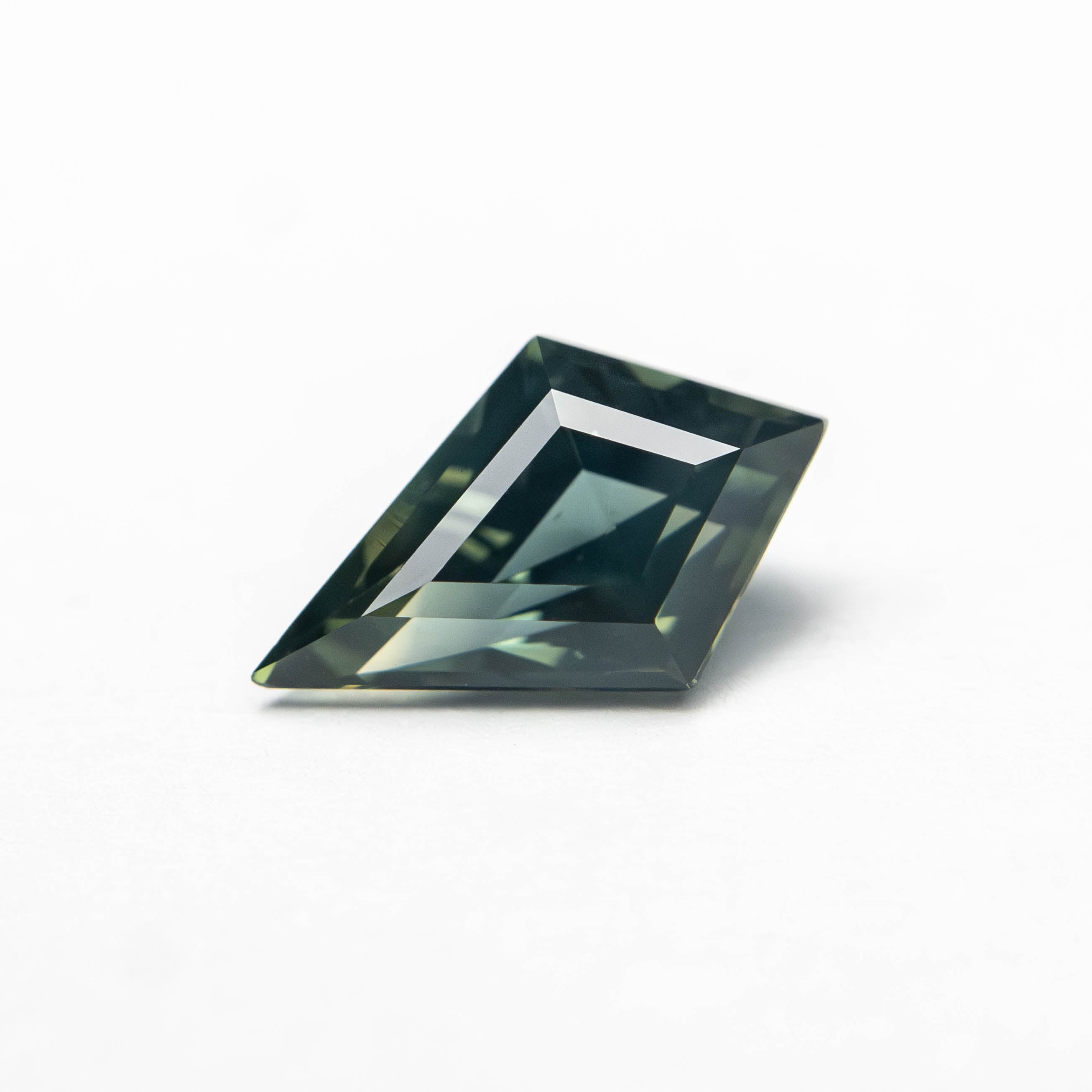 0.67ct 8.12x4.94x3.15mm Kite Step Cut Sapphire 27363 - 15 - MTD