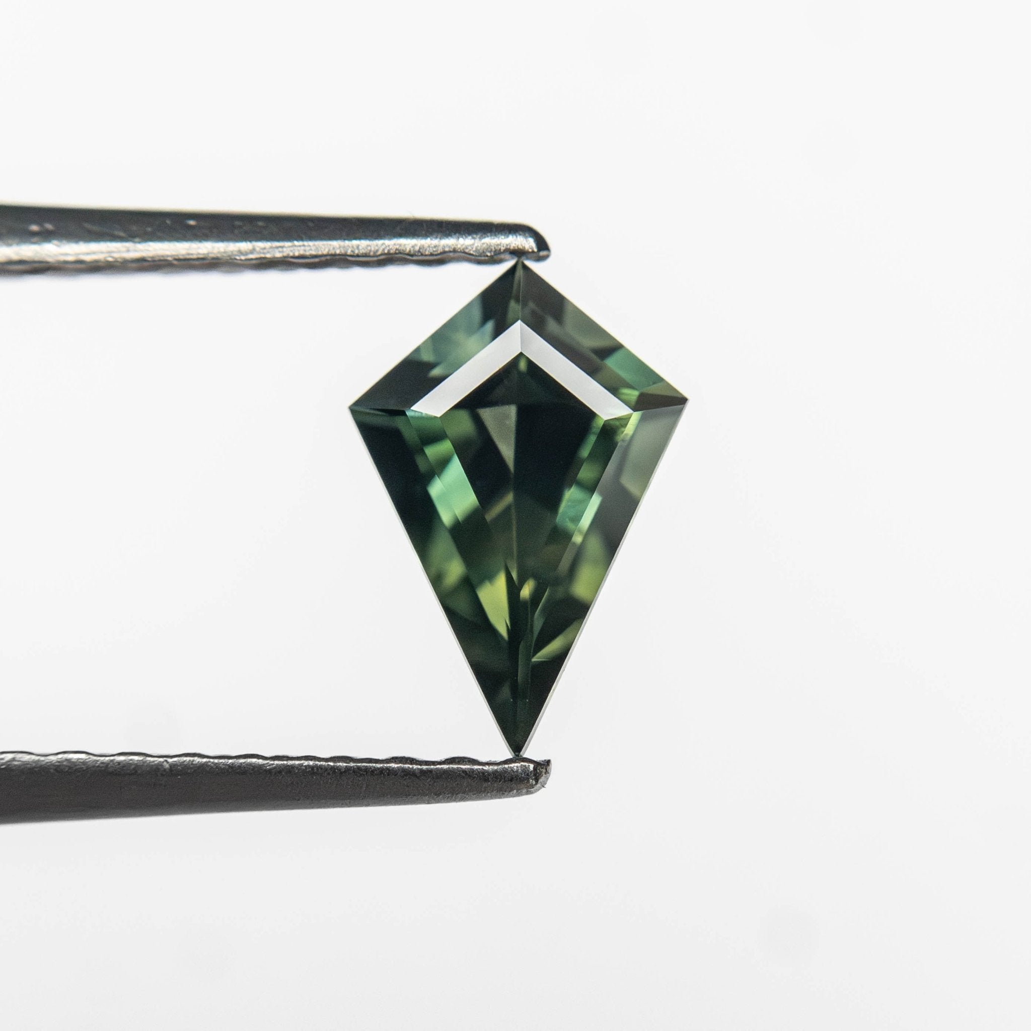 0.50ct 7.34x4.96x2.87mm Kite Step Cut Sapphire 27363-16 - MTD