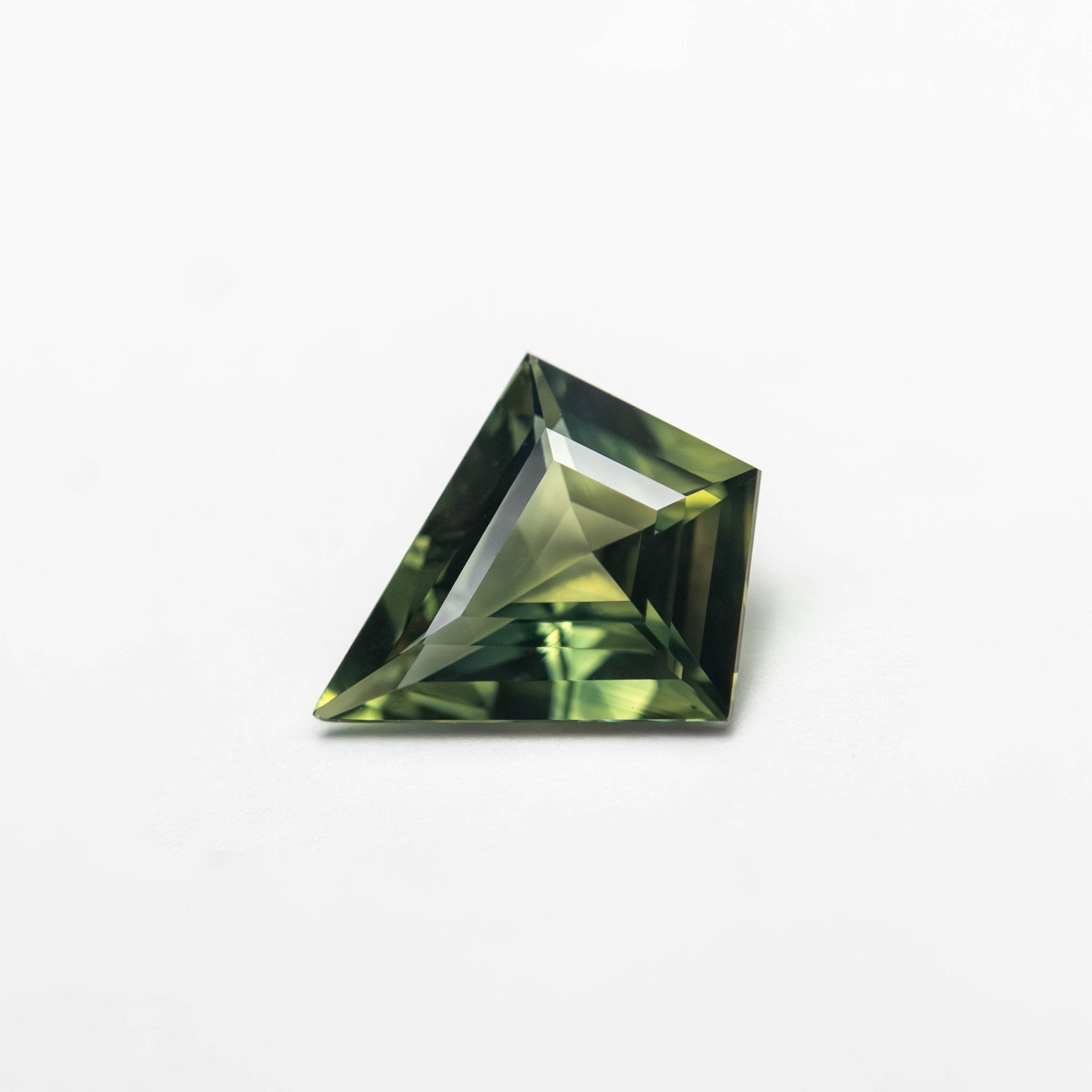 0.85ct 8.47x7.22x2.84mm Kite Step Cut Sapphire 27363 - 19 - MTD