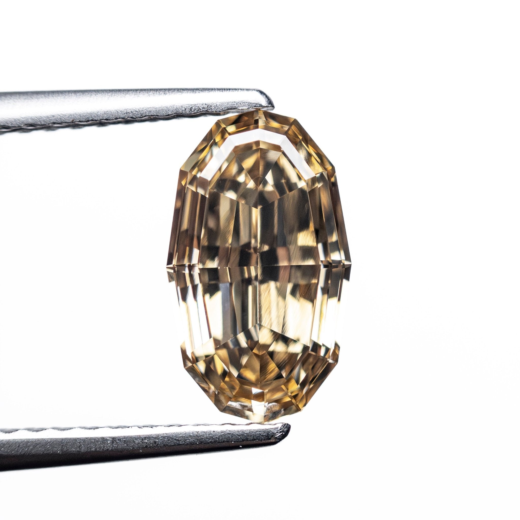 1.71ct 10.04x5.89x3.45mm VS2 C6 Geo Oval Step Cut 🇿🇦 27517 - 01 - MTD