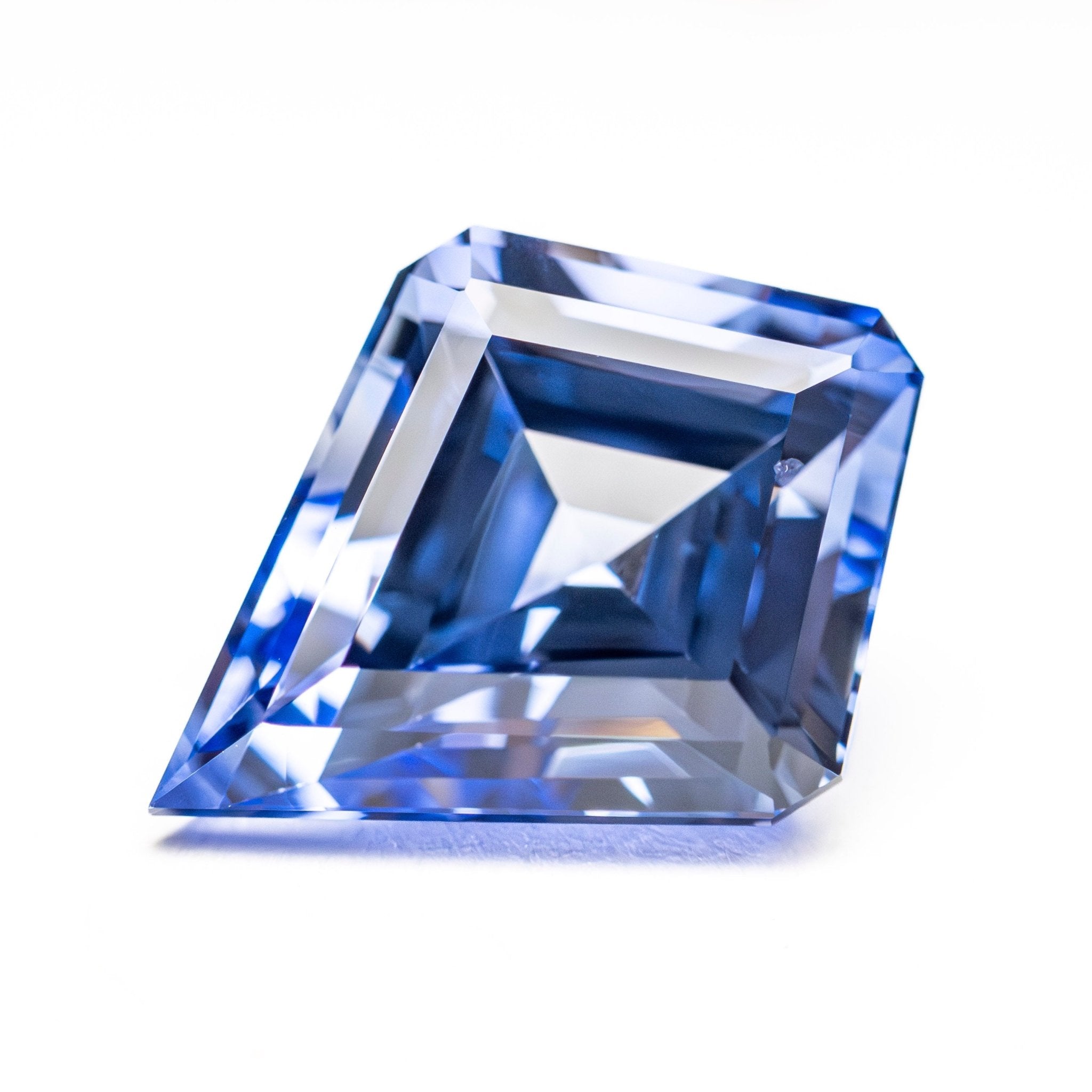 5.43ct 13.60x 10.30x6.6mm Kite Step Cut Sapphire 27716-01 - MTD