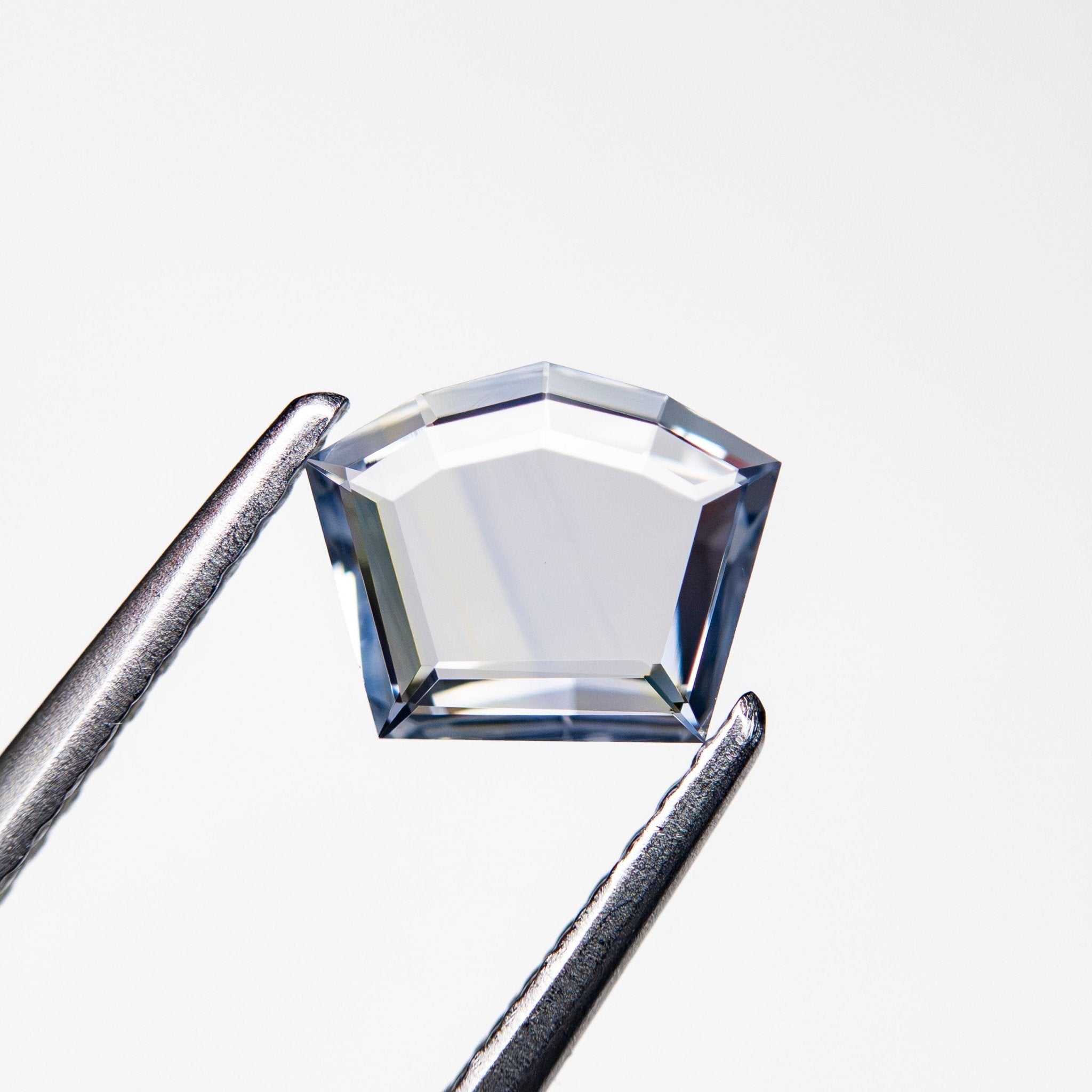 0.59ct 5.61x7.04x1.35mm Shield Portrait Cut Sapphire 27740-13 - MTD