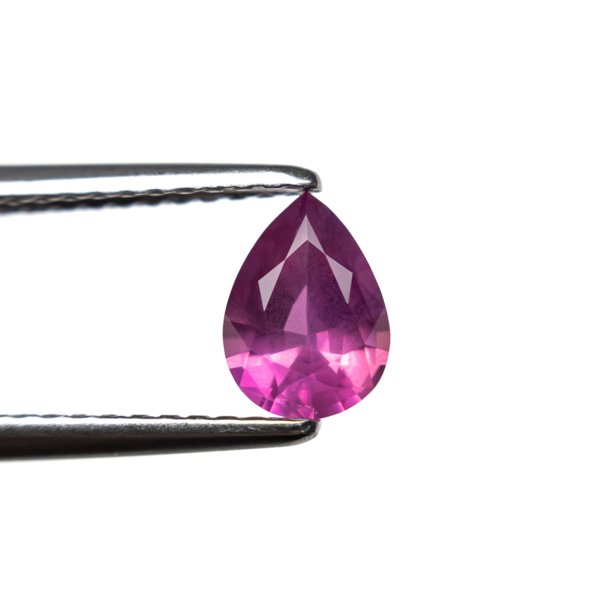 0.68ct 6.67x4.89x2.98mm Pear Brilliant Sapphire 27955 - 19 - MTD