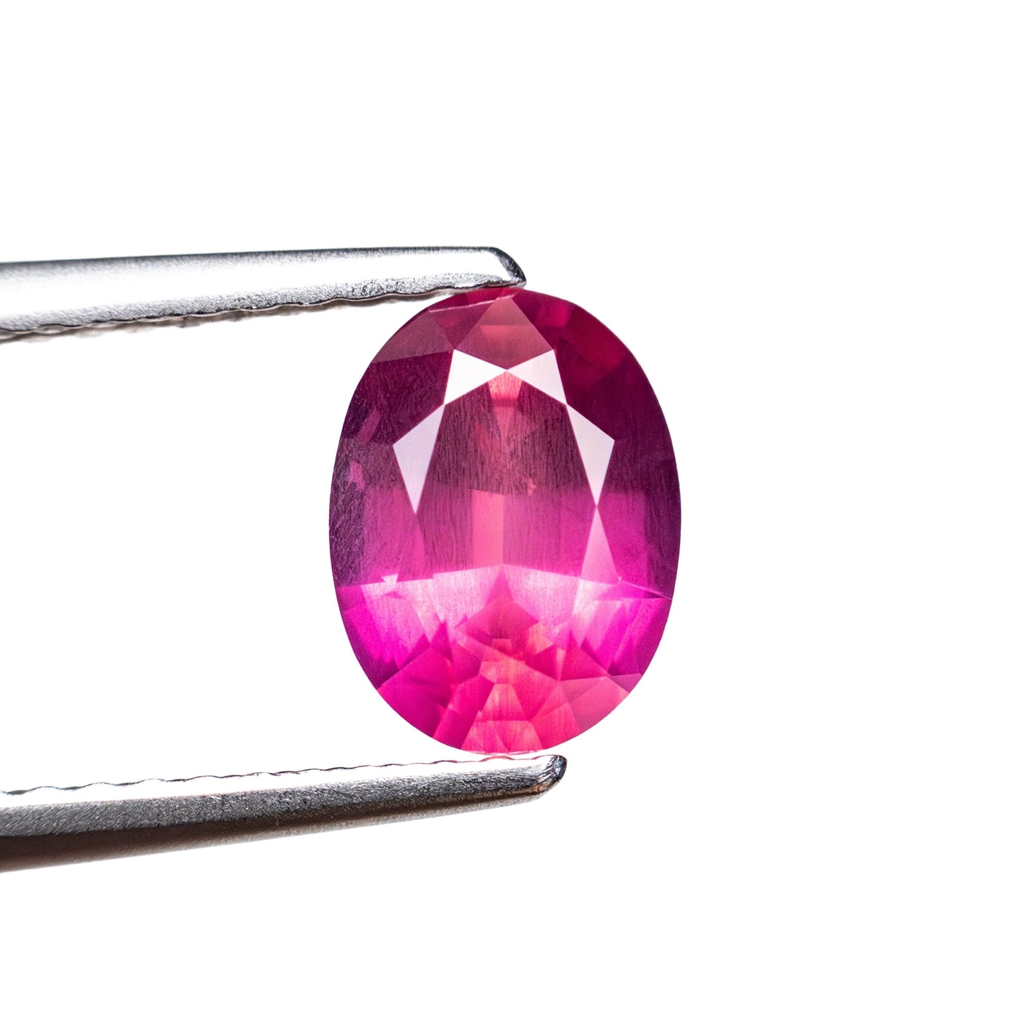 1.40ct 7.67x5.77x3.88mm Oval Brilliant Sapphire 27956-03 - MTD