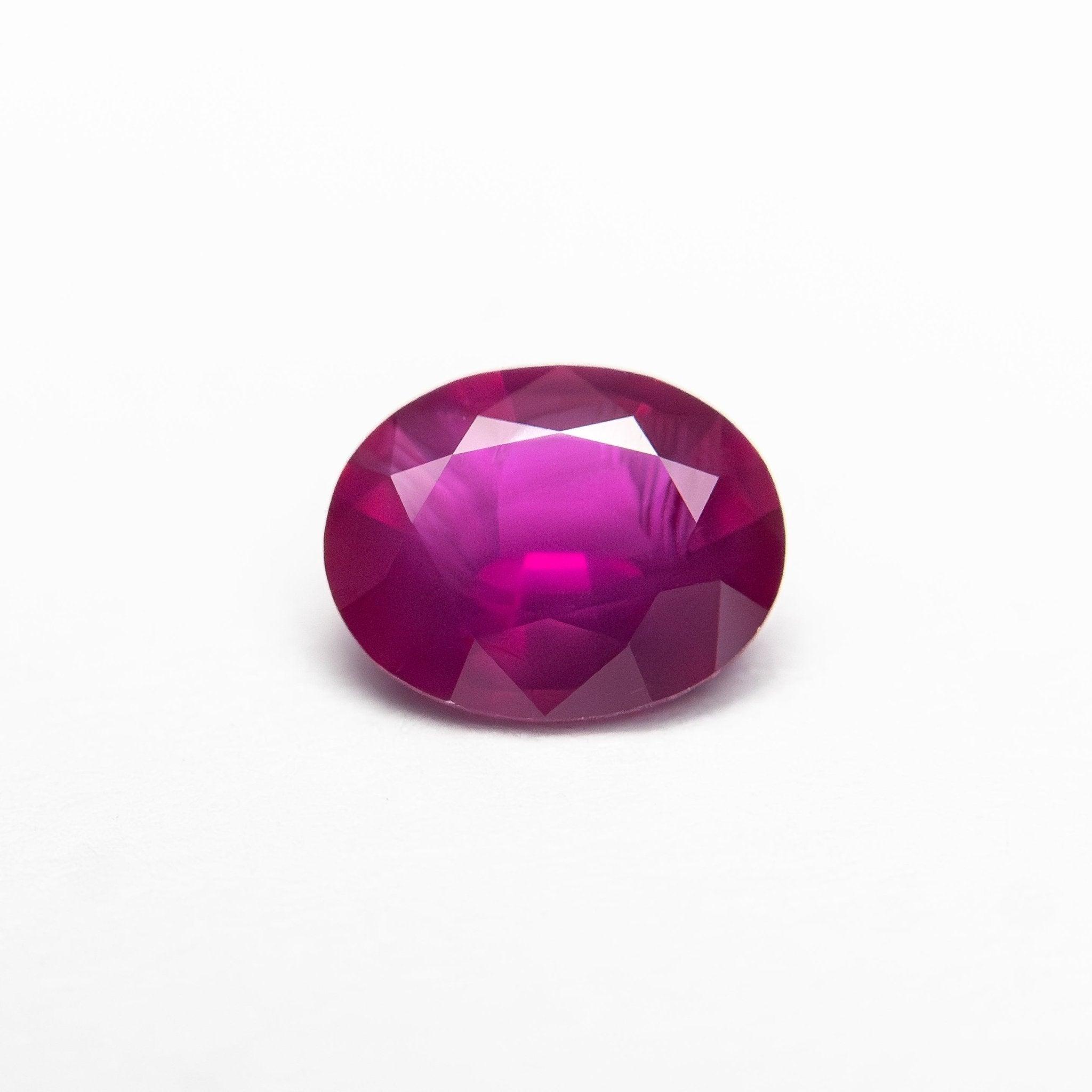 0.88ct 6.71x5.27x3.07mm Oval Brilliant Ruby 27956 - 25 - MTD