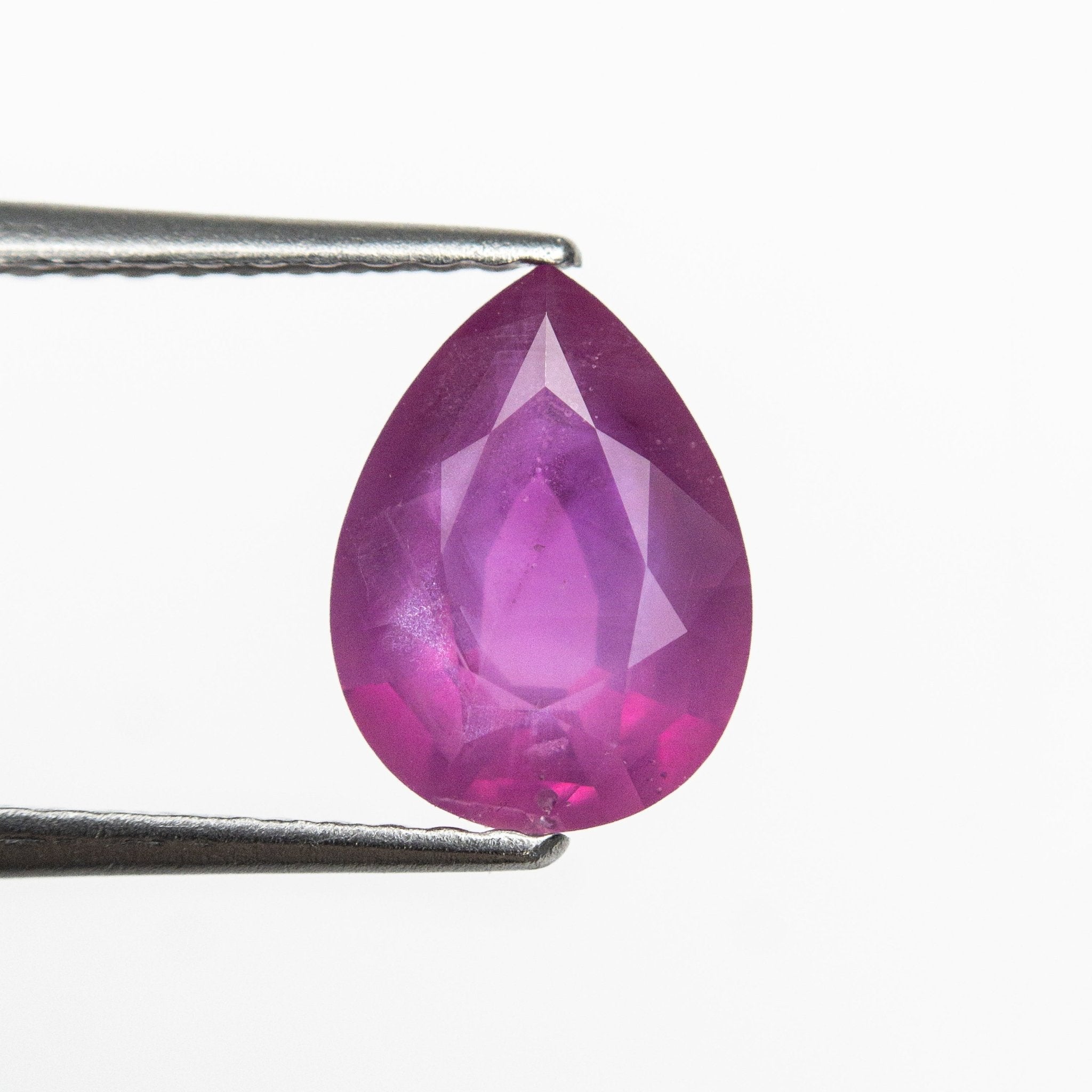 1.46ct 8.53x6.31x3.45mm Pear Brilliant Sapphire 27956-26 - MTD