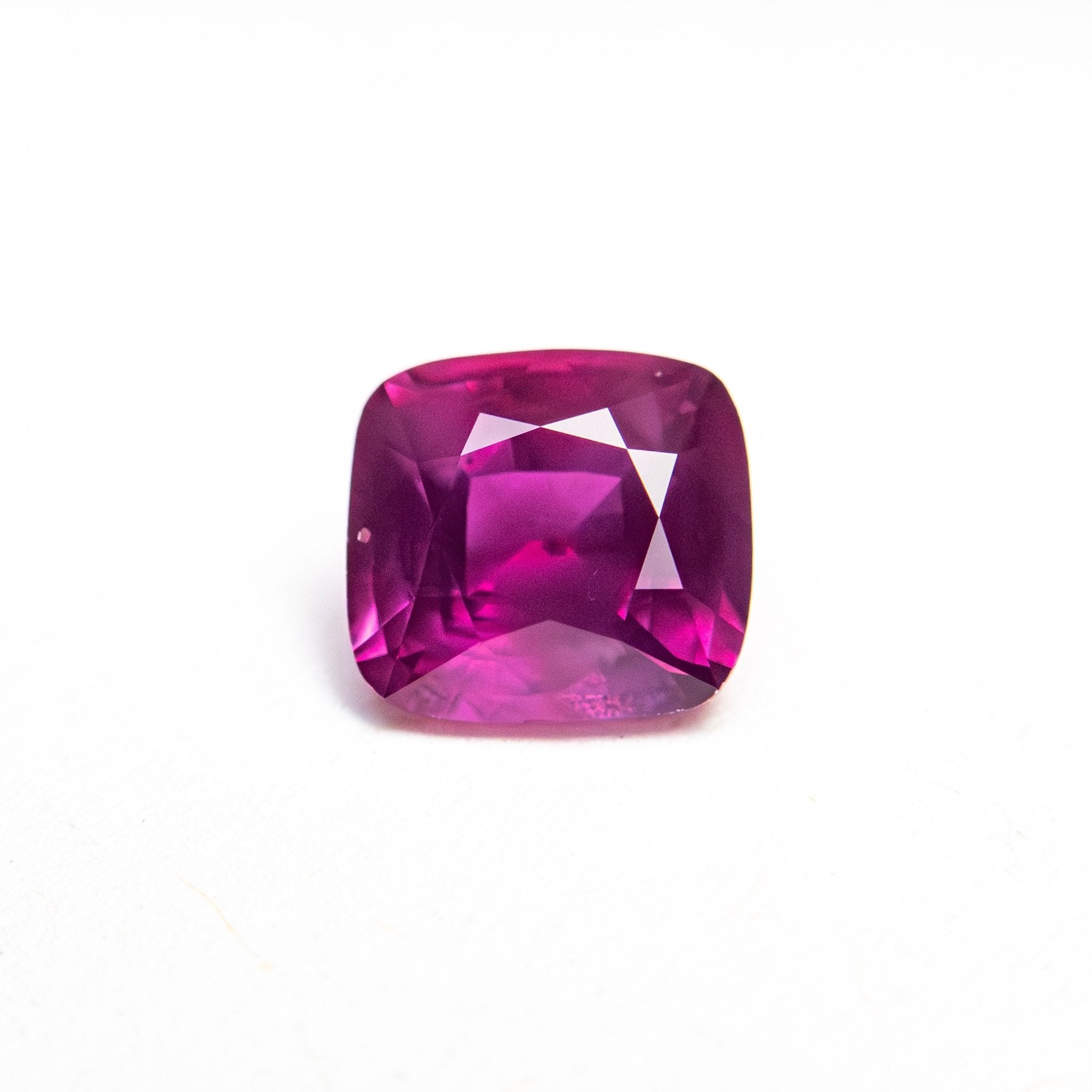 1.27ct 5.84x6.29x3.81mm Cushion Brilliant Sapphire 27957 - 19 - MTD
