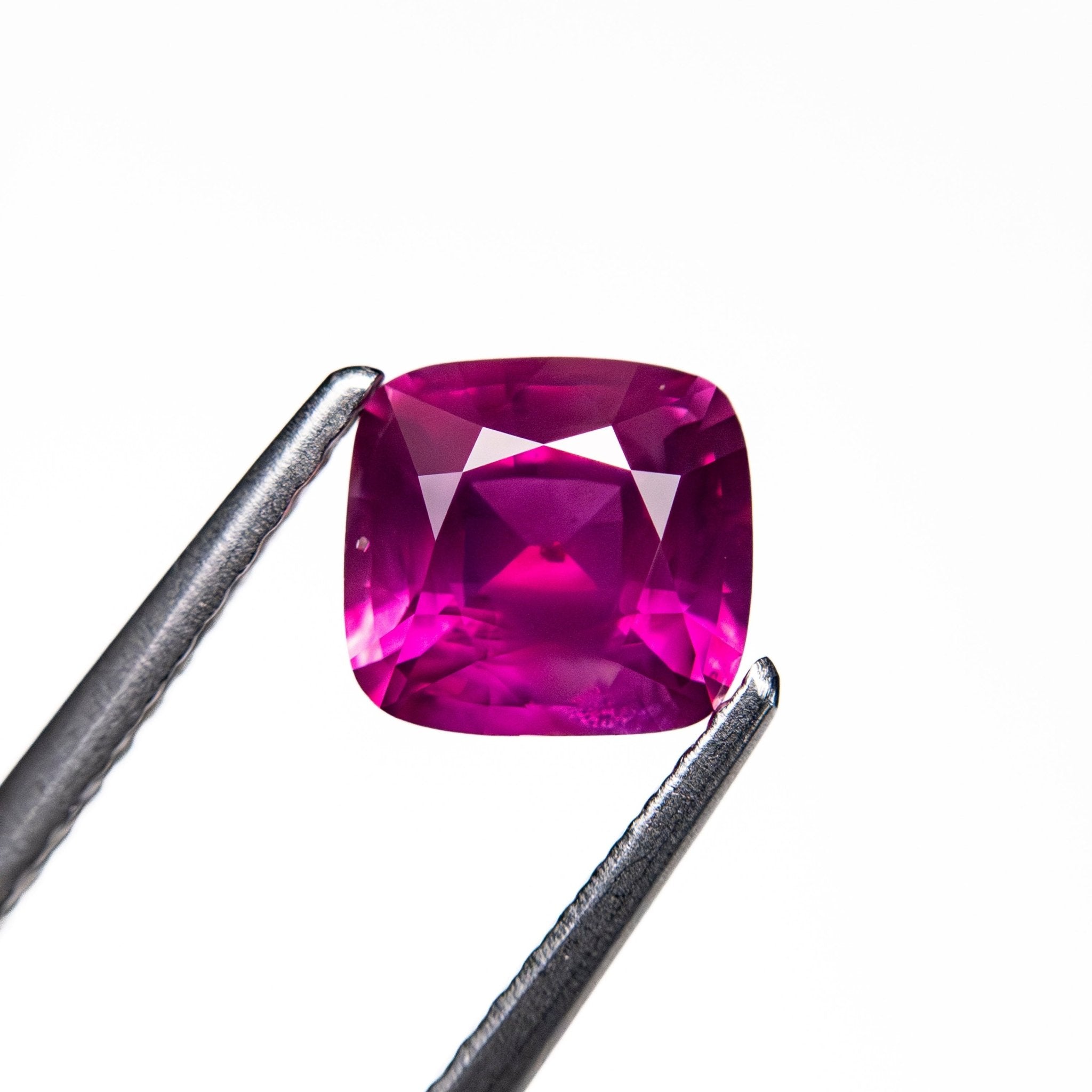 1.27ct 5.84x6.29x3.81mm Cushion Brilliant Sapphire 27957 - 19 - MTD