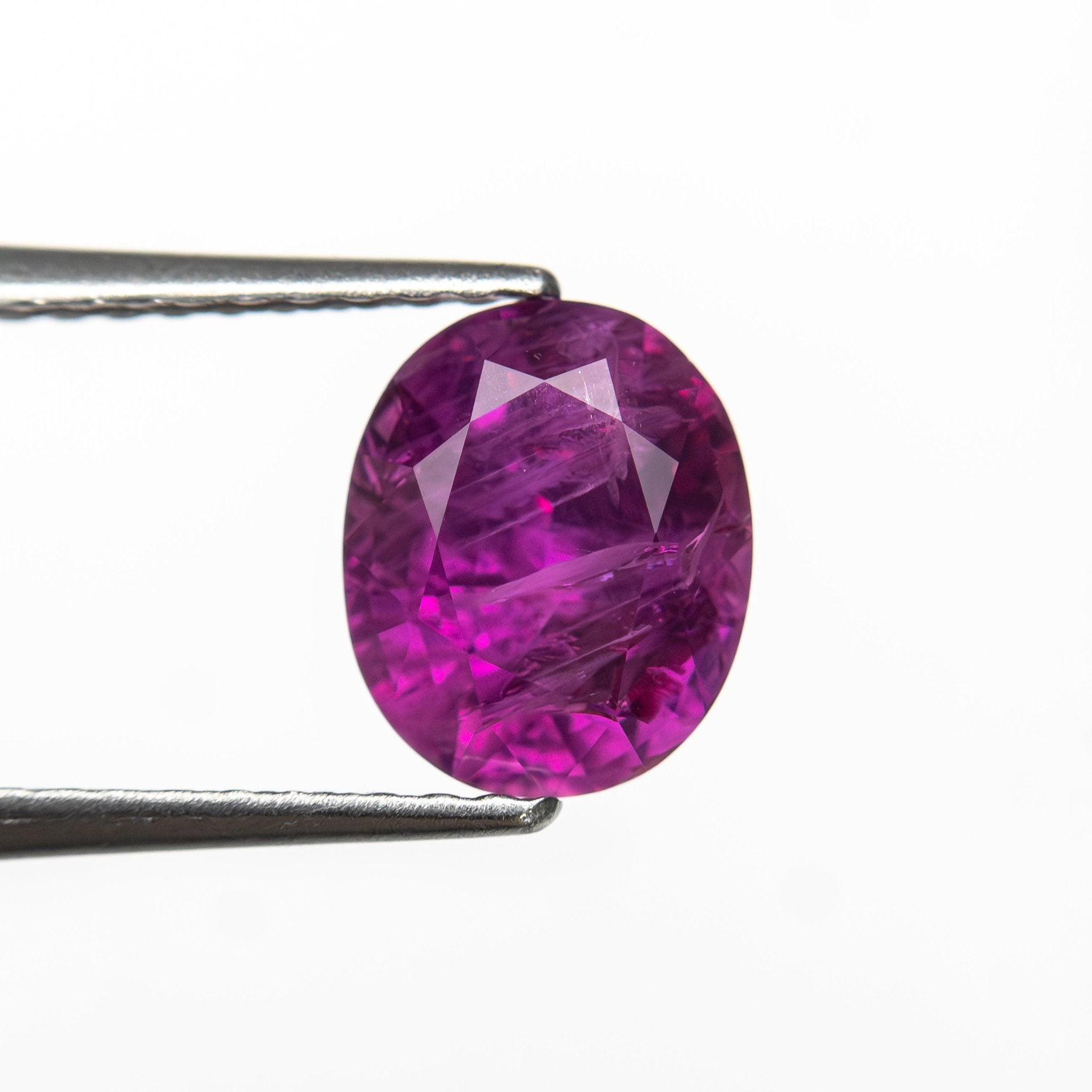 1.79ct 7.56x6.21x4.57mm Oval Brilliant Sapphire 27957 - 36 - MTD