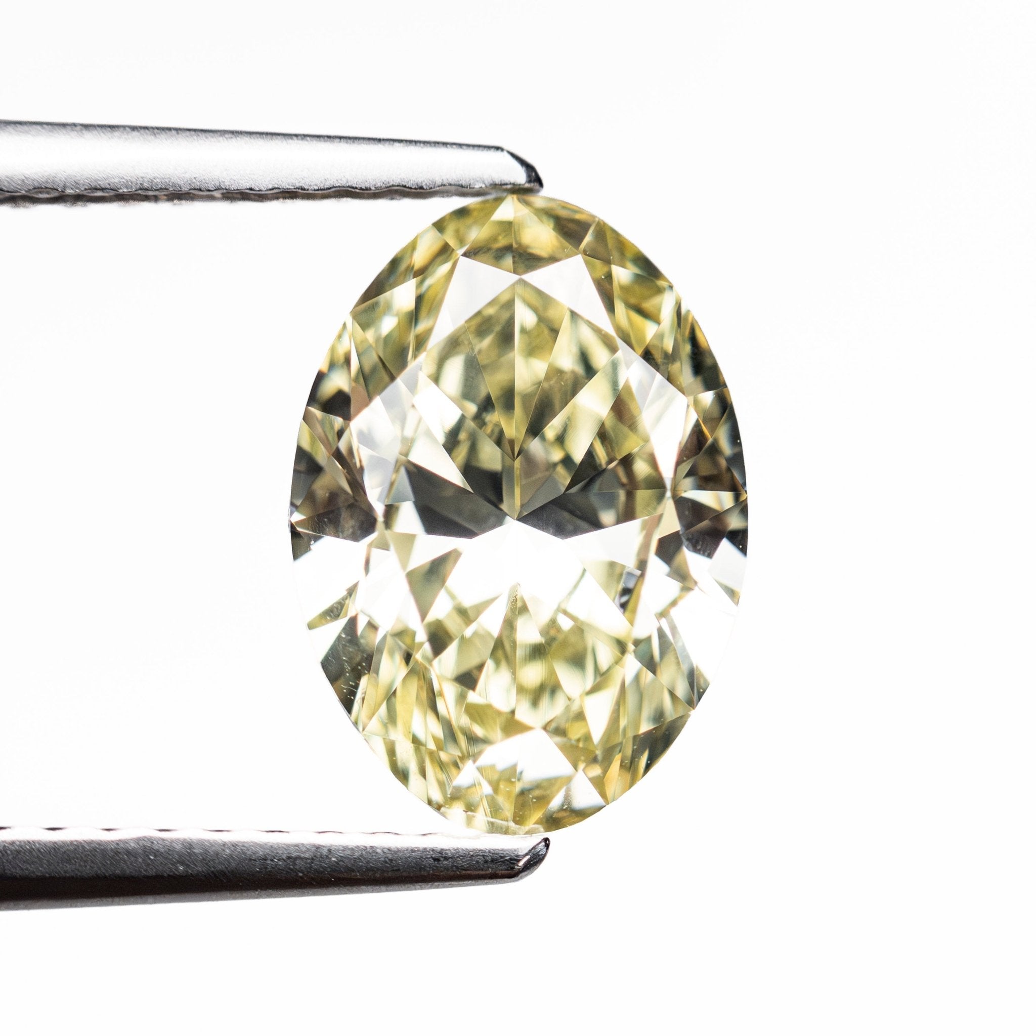 2.17ct 10.38x7.35x4.34mm VS1 Light Yellow Oval Brilliant 🇨🇦 27984-01 - MTD