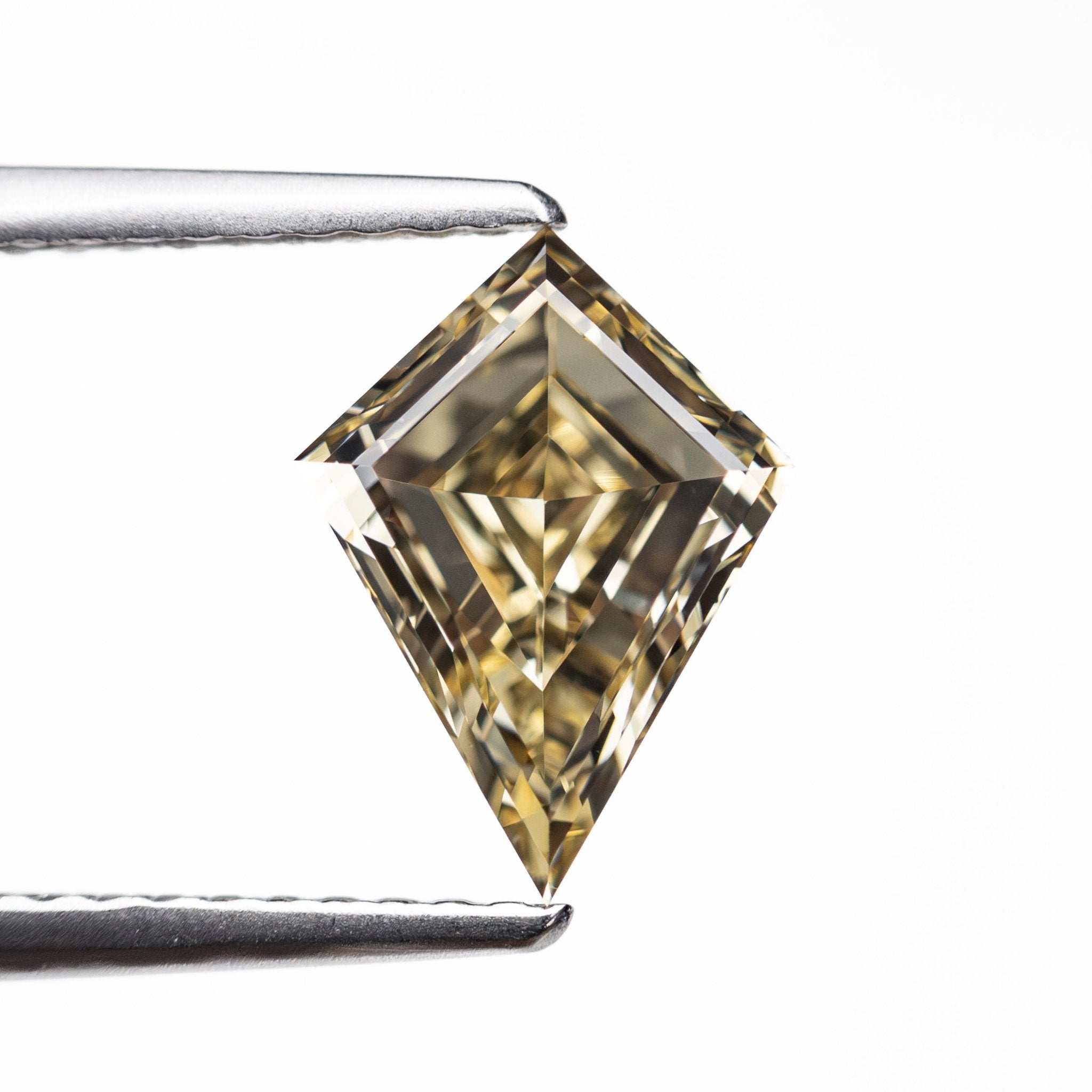 1.53ct 10.11x7.48x4.12mm VVS1 C5 Kite Step Cut 🇨🇦 27986-01 - MTD