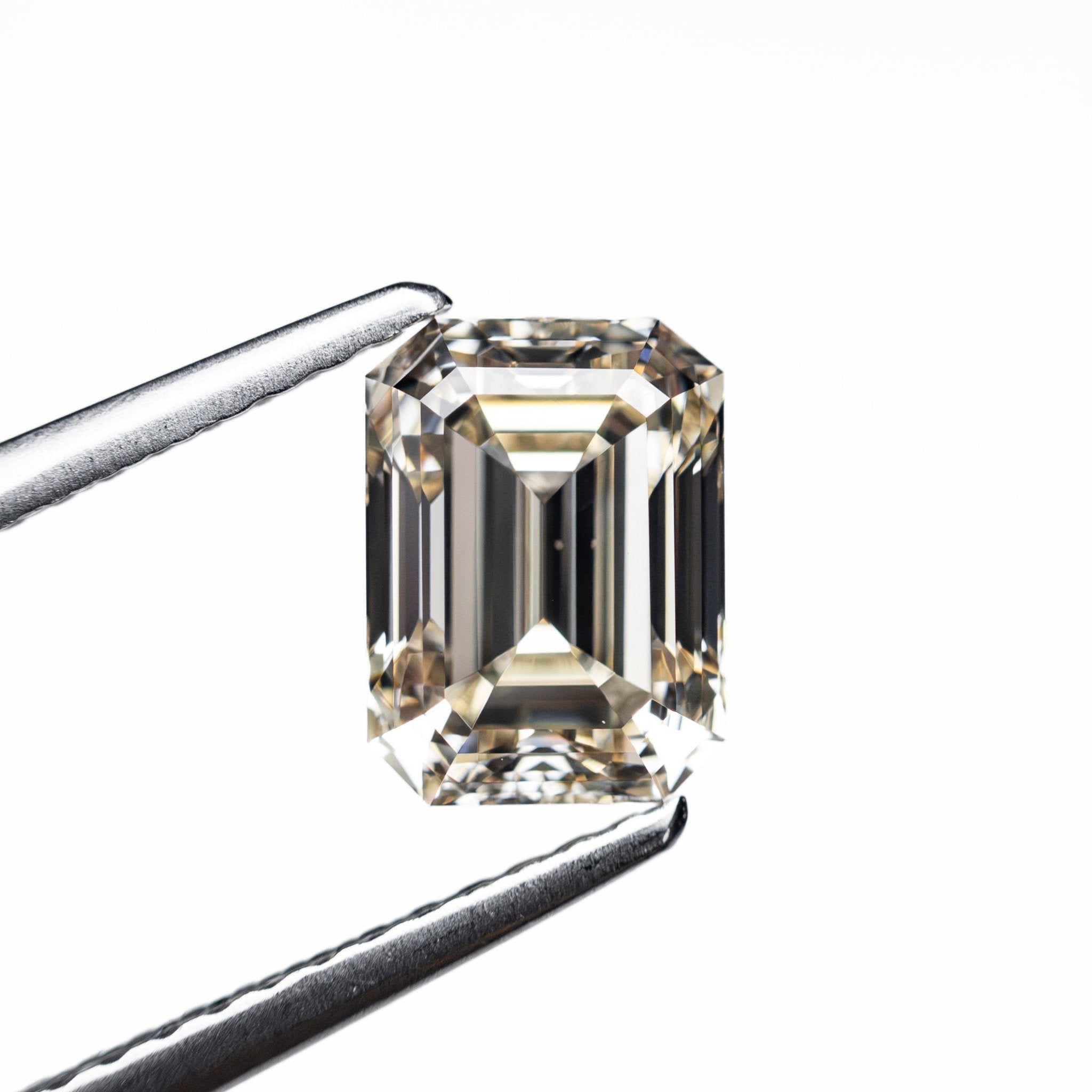 1.58ct 7.49x5.50x4.05mm SI1 Q-R Cut Corner Rectangle Step Cut 🇨🇦 27990-01 - MTD
