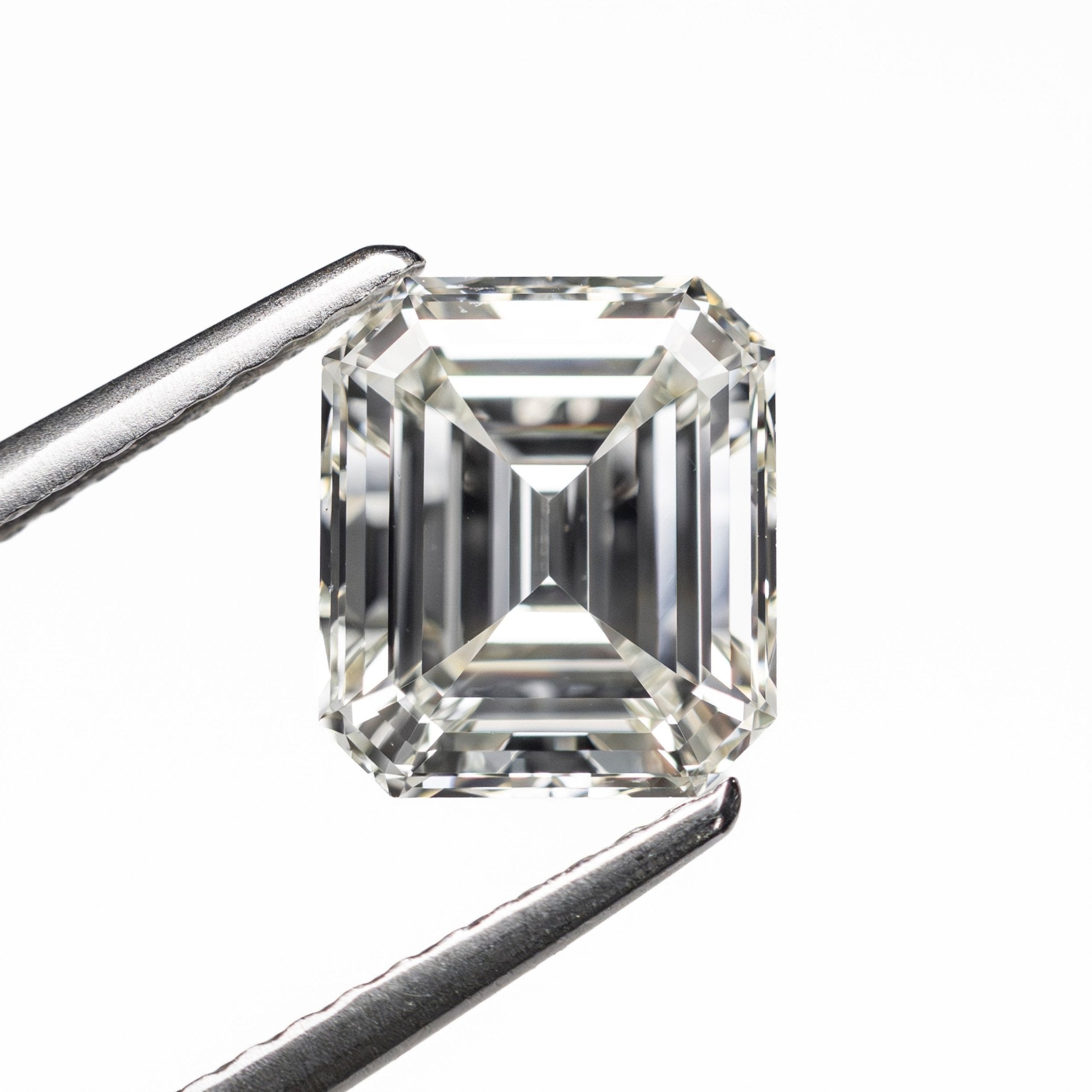 2.01ct 7.88x6.86x4.30mm GIA VS2 K Cut Corner Rectangle Step Cut 28036-01 - MTD