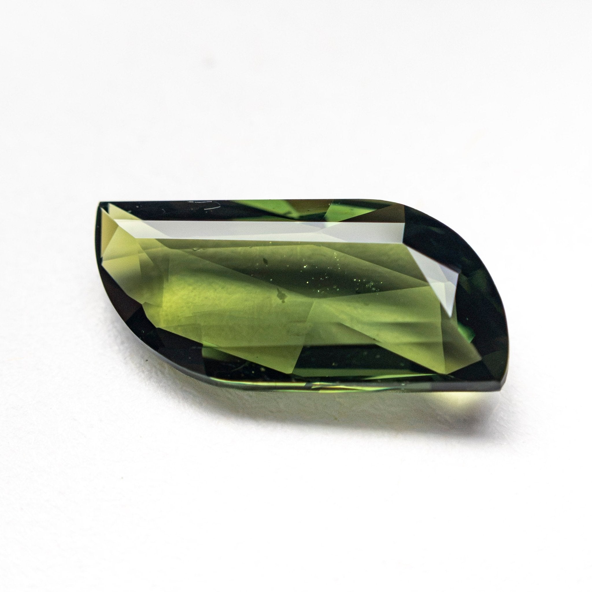 1.95ct 11.11x5.51x2.72mm Fire Double Cut Sapphire 28298-04 - MTD