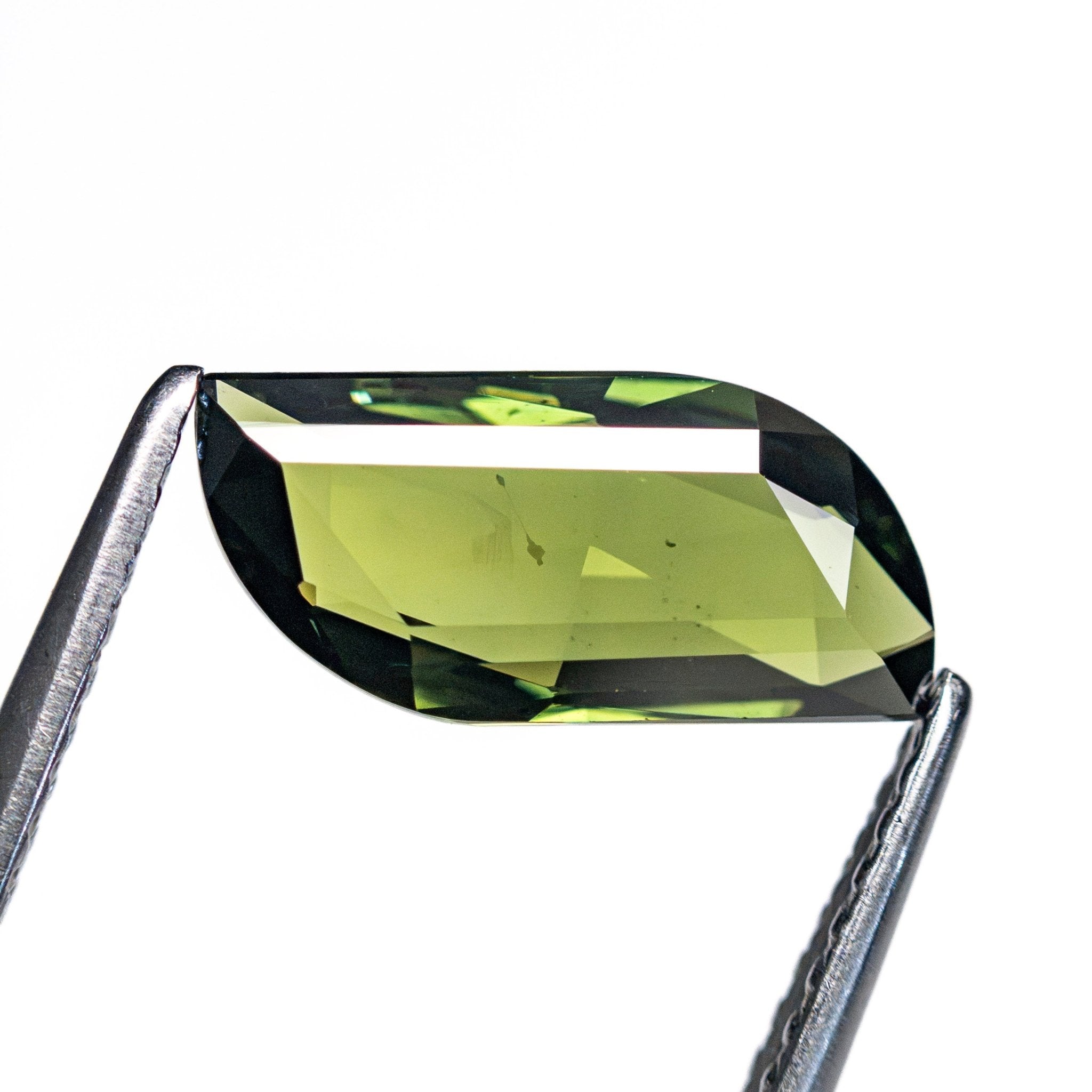 1.95ct 11.11x5.51x2.72mm Fire Double Cut Sapphire 28298-04 - MTD