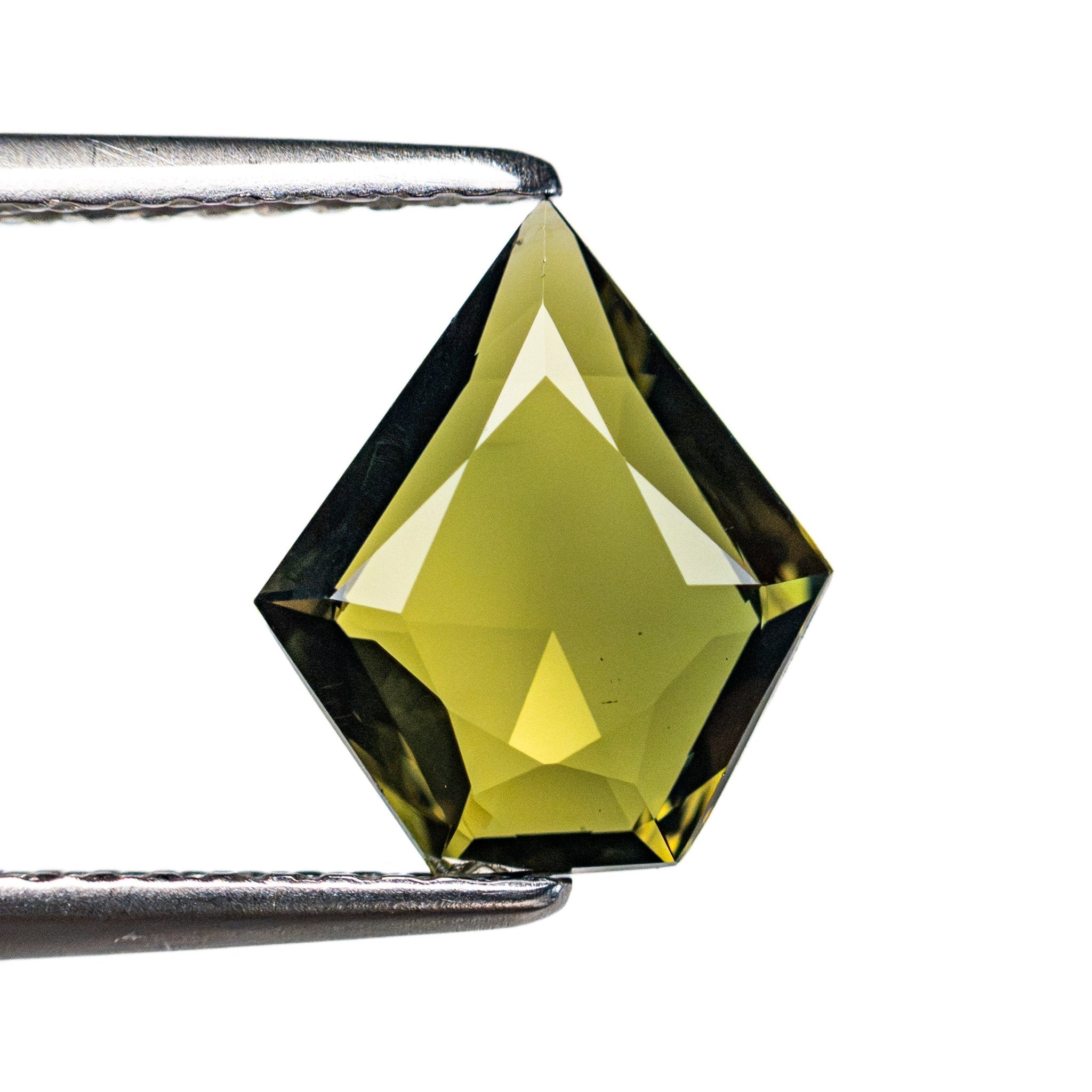 1.95ct 10.12x8.63x3.08mm Shield Step Cut Sapphire 28298-13 - MTD