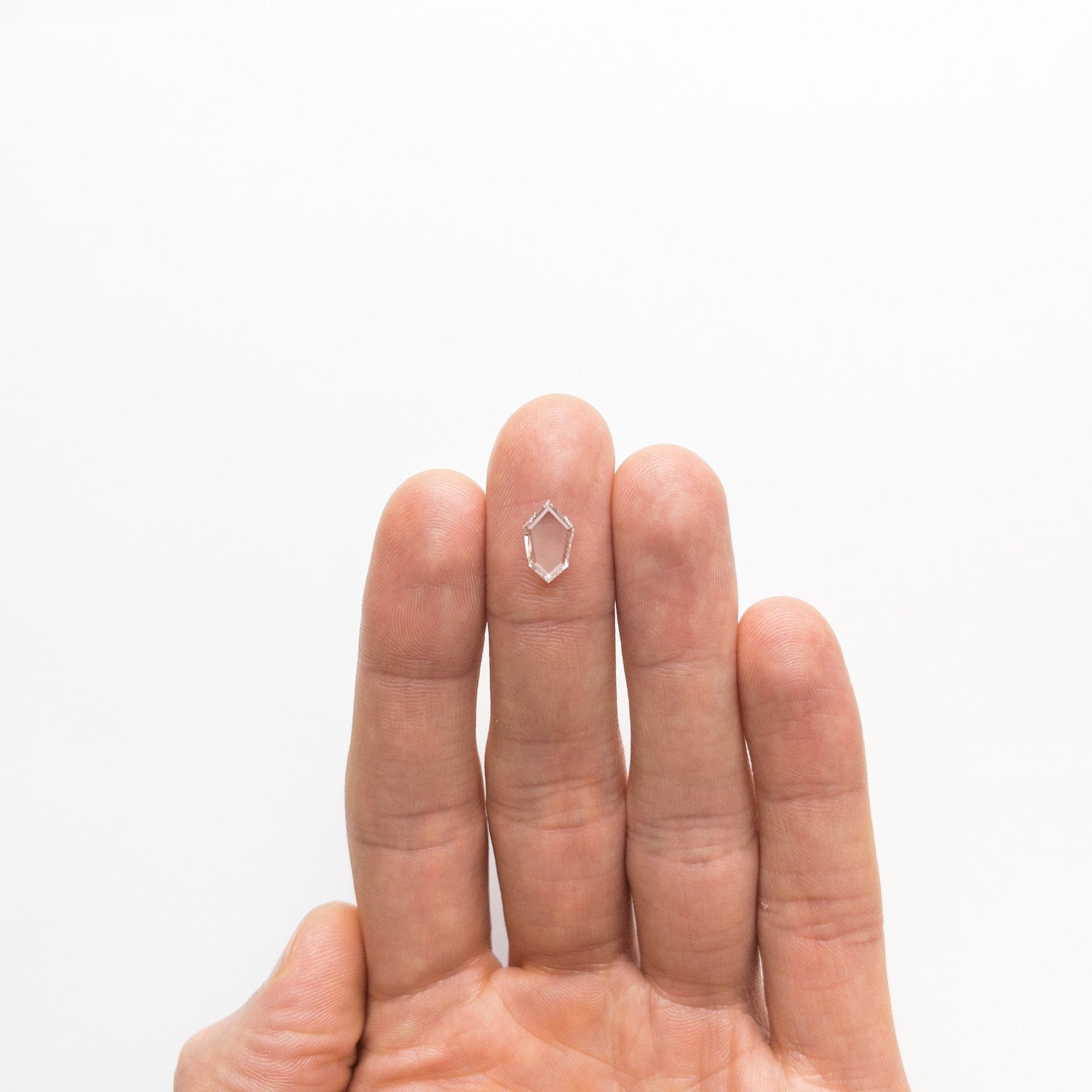 0.67ct 10.68x6.58x0.96mm SI1 F Kite Portrait Cut 19854 - 03 - MTD