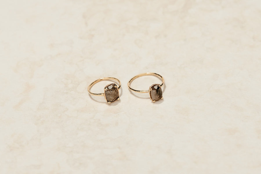 Greta | Oval Salt and Pepper Gray Diamond Engagement Ring Low Profile Hammered Gold Band - MTD