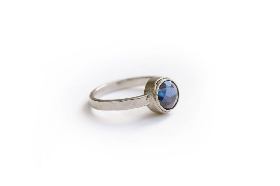 Twilight | Blue Sapphire Engagement Ring Set Hammered 18k White Gold - Melissa Tyson Designs