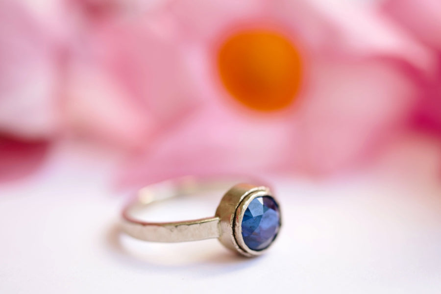 Twilight | Blue Sapphire 18k Hammered White Gold Engagement Ring - Melissa Tyson Designs