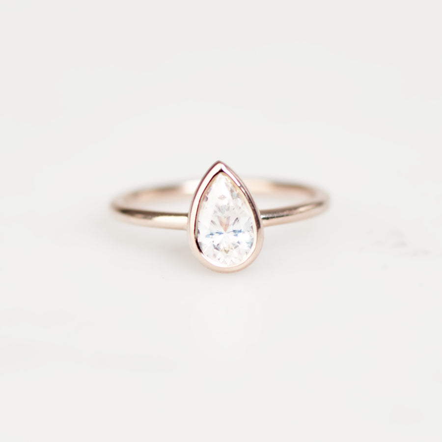 Rosemary | 1.5ct Pear Moissanite Engagement Ring 14k Rose Gold - MTD